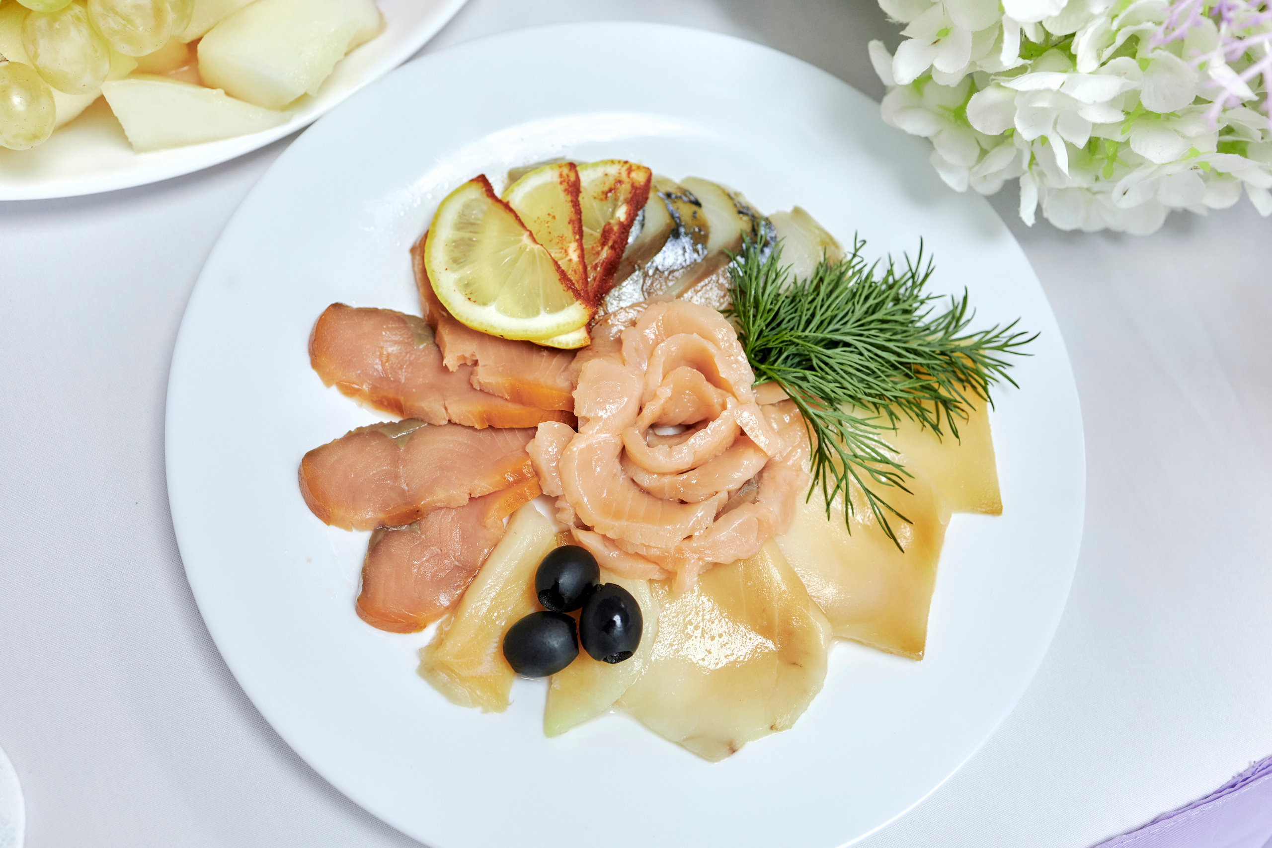 Кафе Гжель (сиреневый цвет). Фотограф Иван Кузьмин на любое Ваше мероприятие