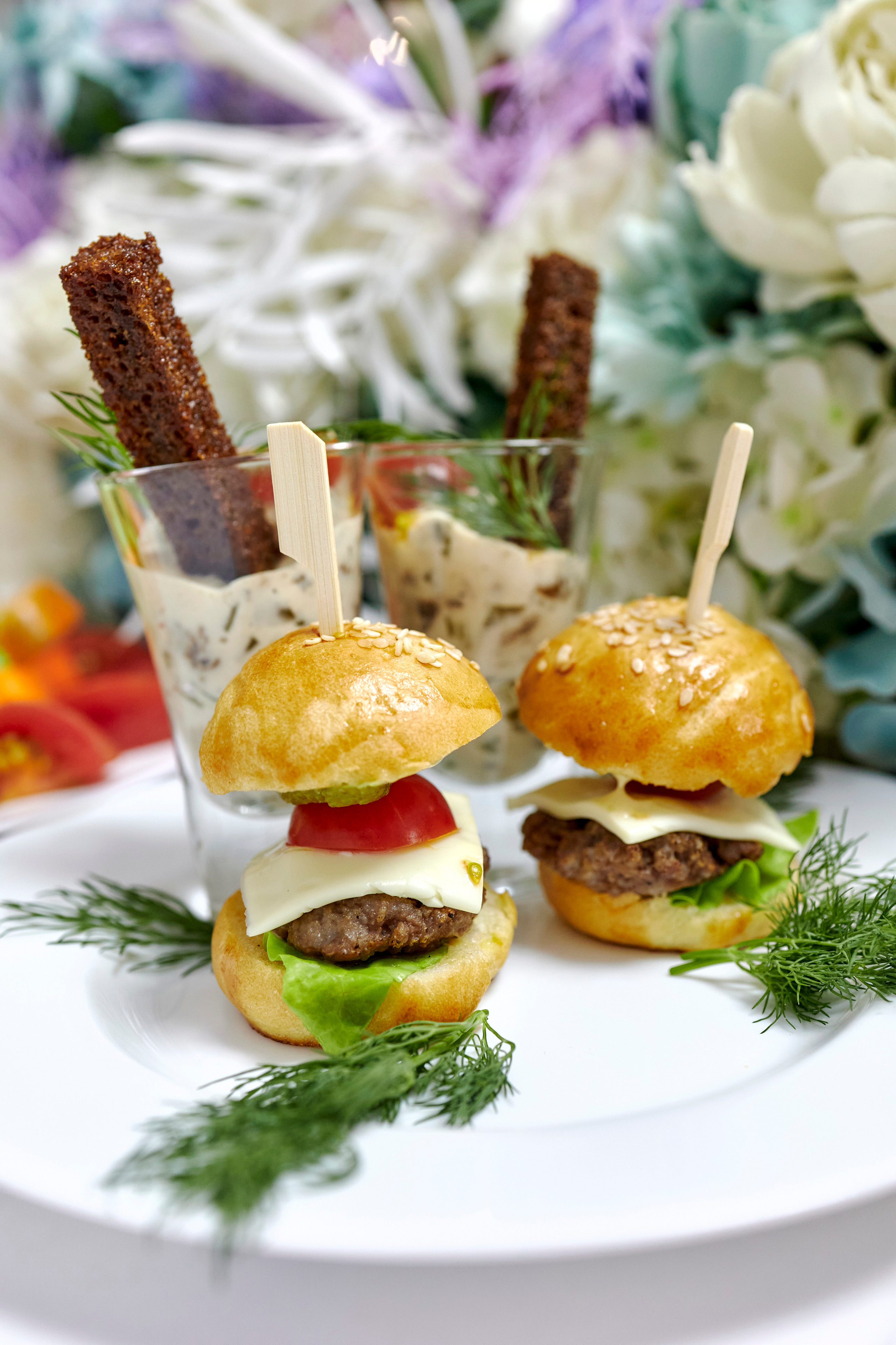 Кафе Гжель (сиреневый цвет). Фотограф Иван Кузьмин на любое Ваше мероприятие