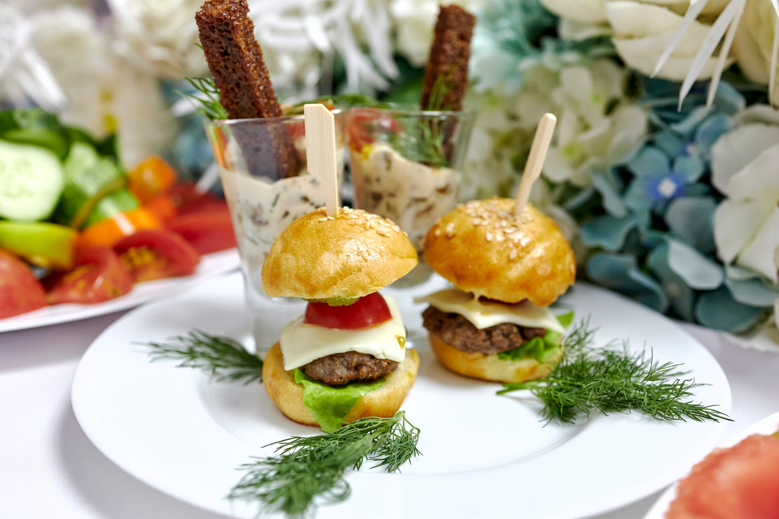 Кафе Гжель (сиреневый цвет). Фотограф Иван Кузьмин на любое Ваше мероприятие