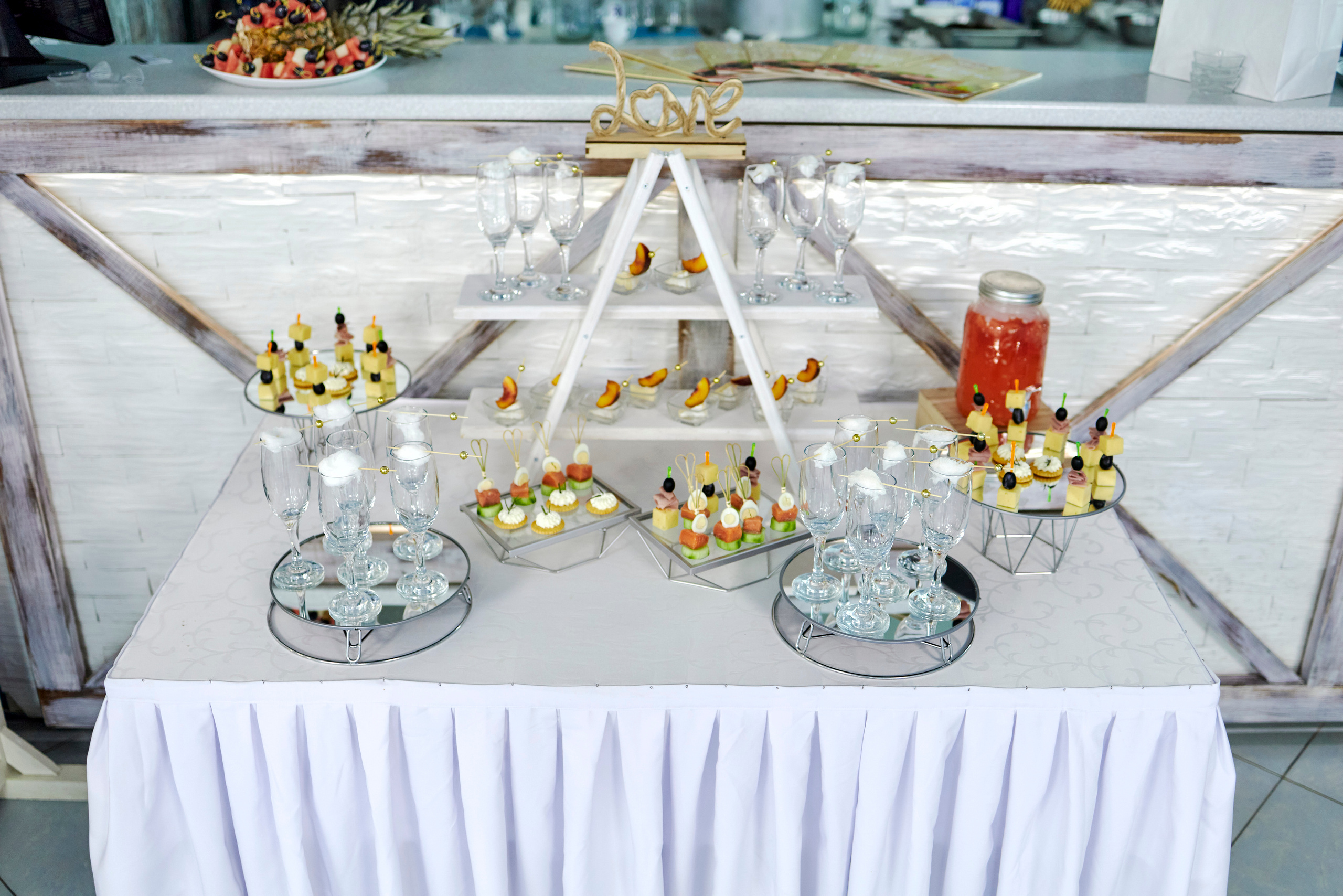 Кафе Гжель (сиреневый цвет). Фотограф Иван Кузьмин на любое Ваше мероприятие