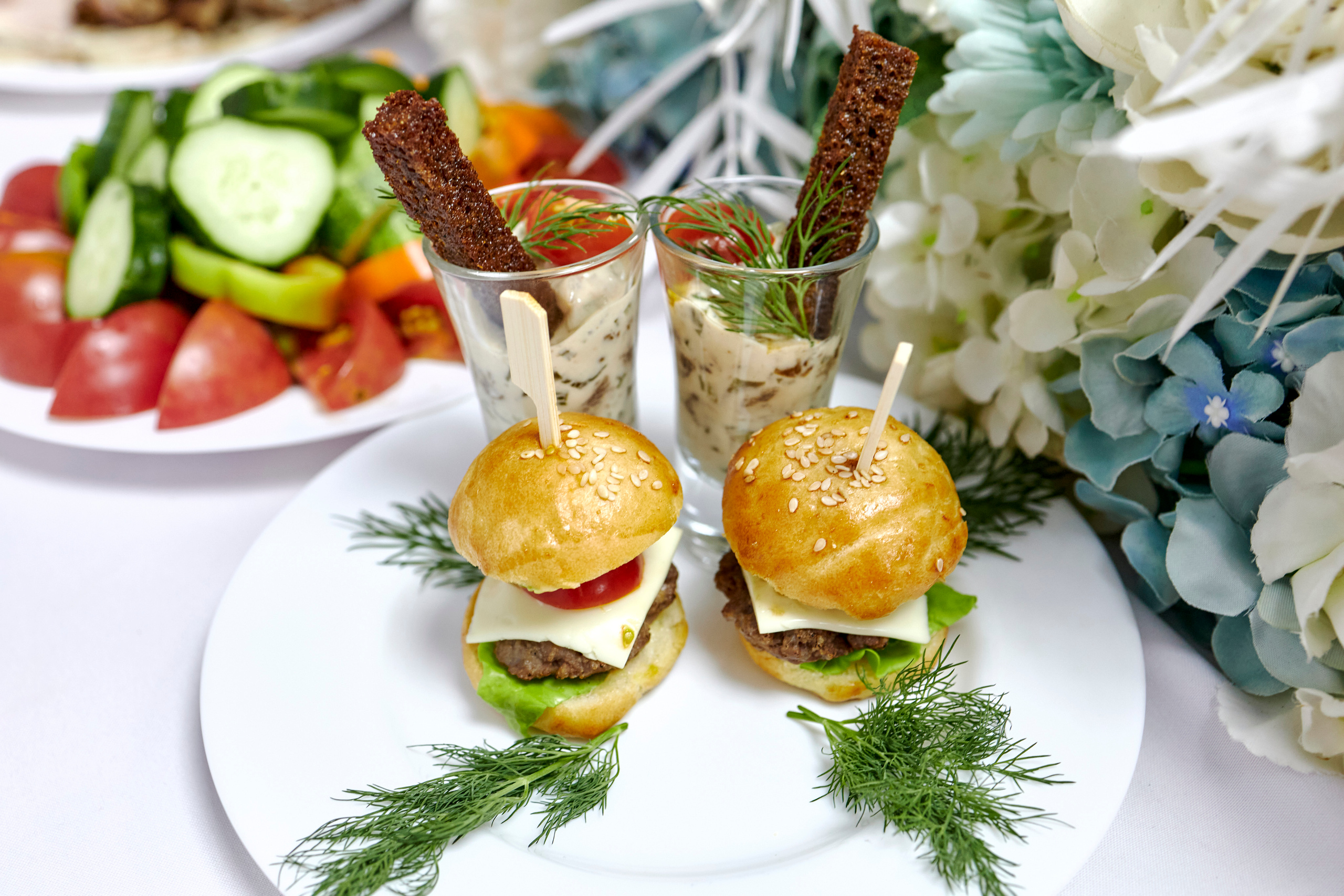 Кафе Гжель (сиреневый цвет). Фотограф Иван Кузьмин на любое Ваше мероприятие