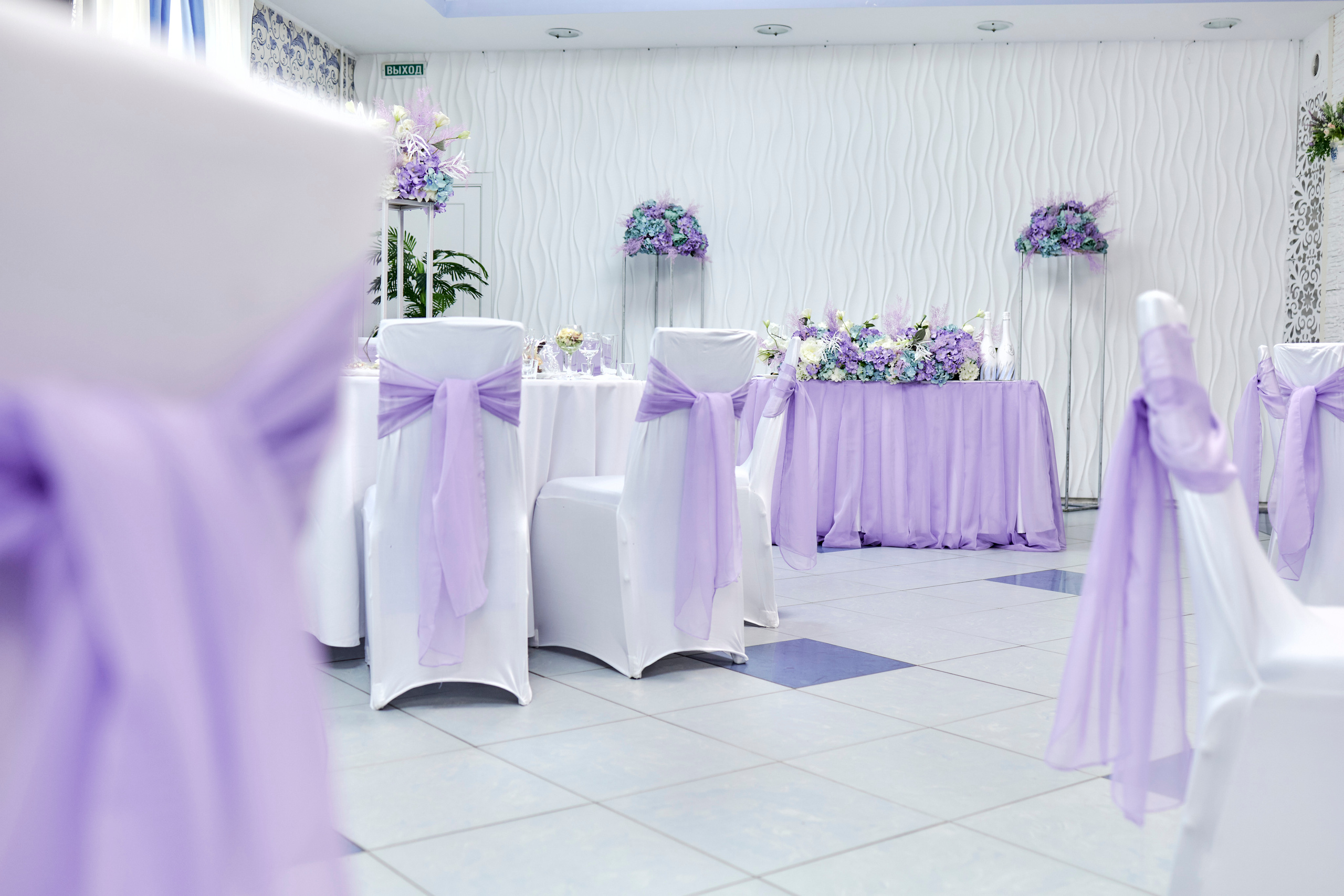 Кафе Гжель (сиреневый цвет). Фотограф Иван Кузьмин на любое Ваше мероприятие