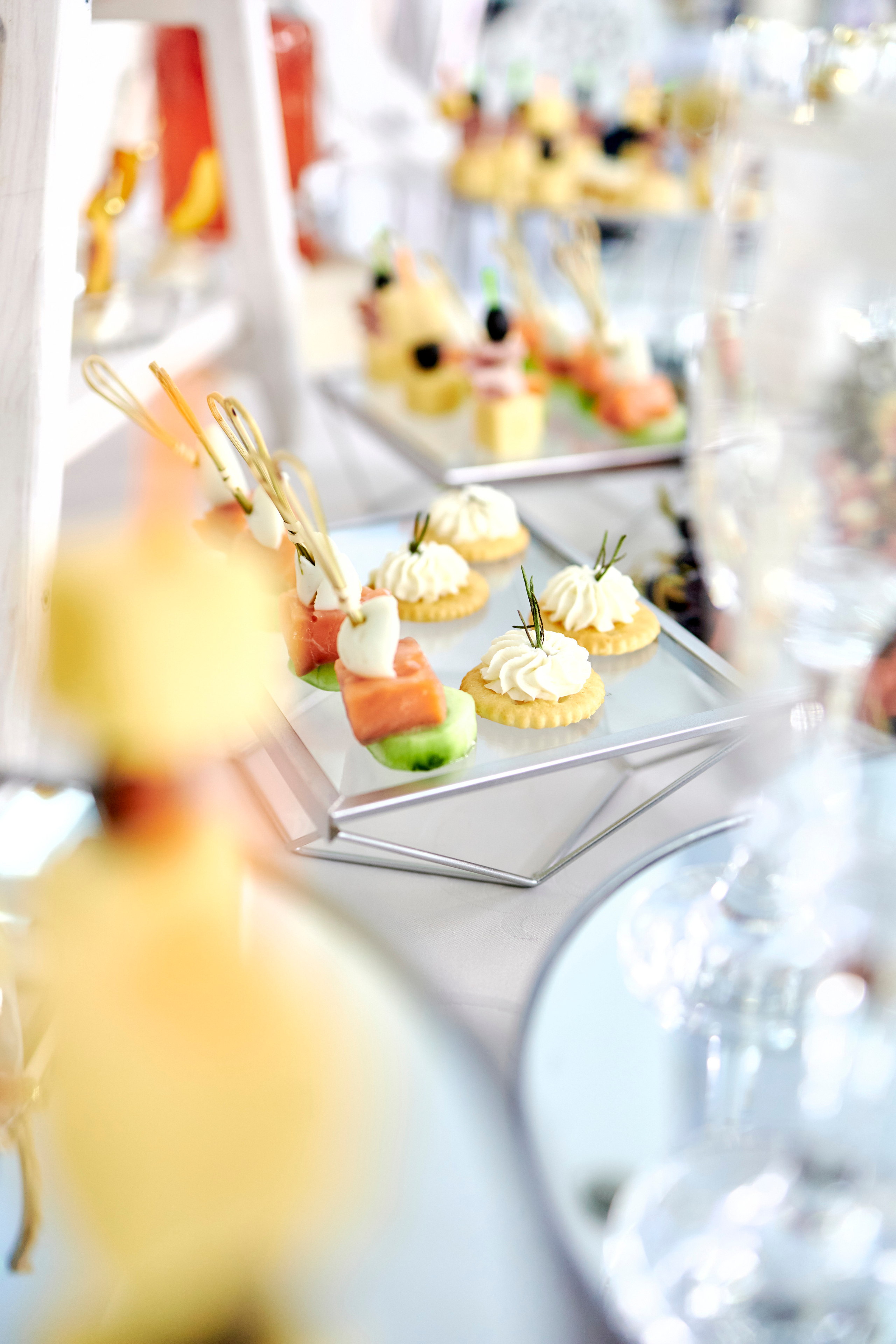 Кафе Гжель (сиреневый цвет). Фотограф Иван Кузьмин на любое Ваше мероприятие