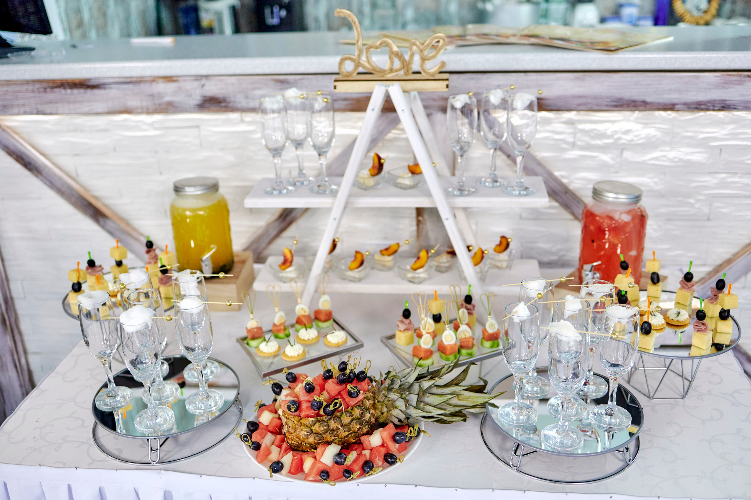 Кафе Гжель (сиреневый цвет). Фотограф Иван Кузьмин на любое Ваше мероприятие