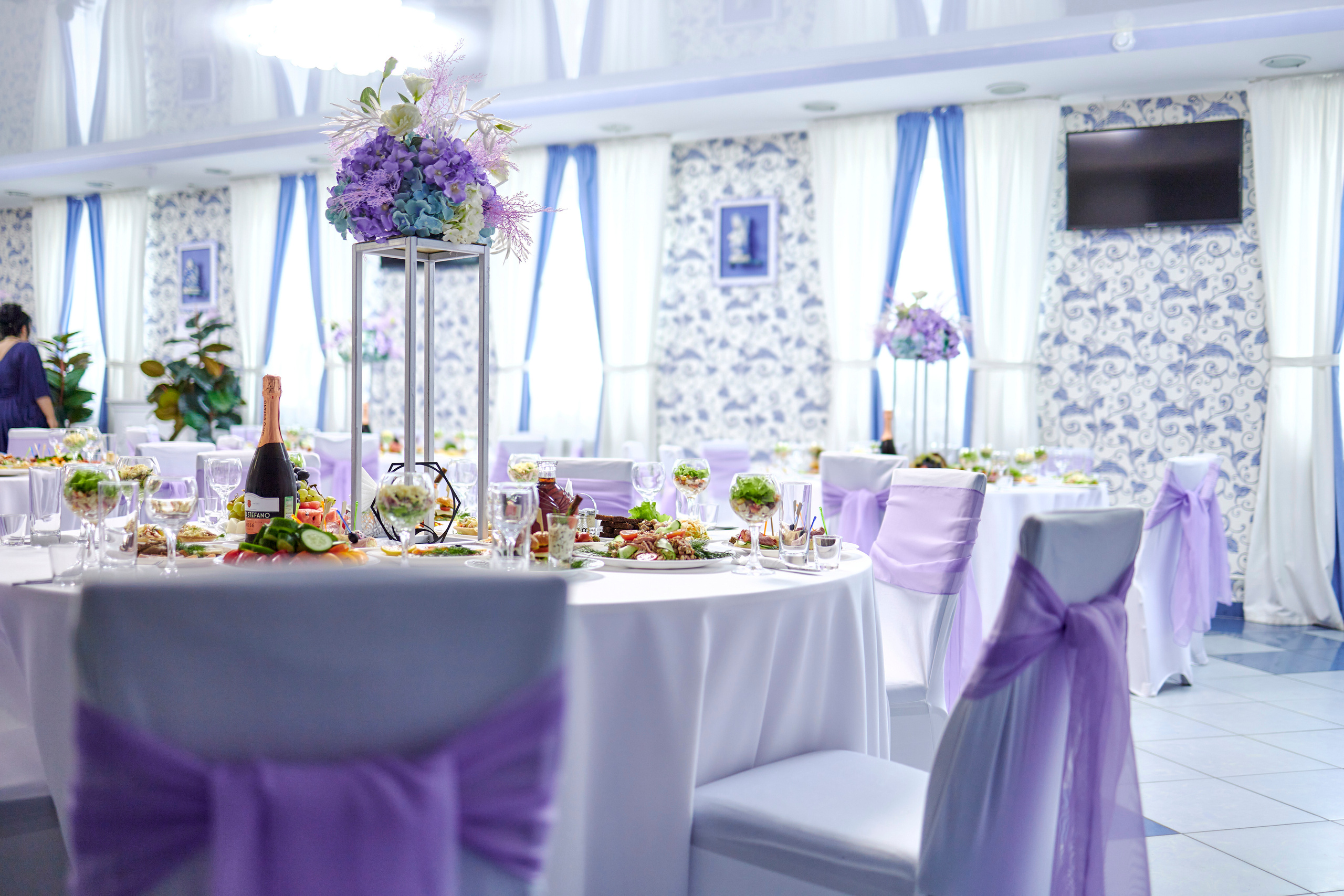 Кафе Гжель (сиреневый цвет). Фотограф Иван Кузьмин на любое Ваше мероприятие