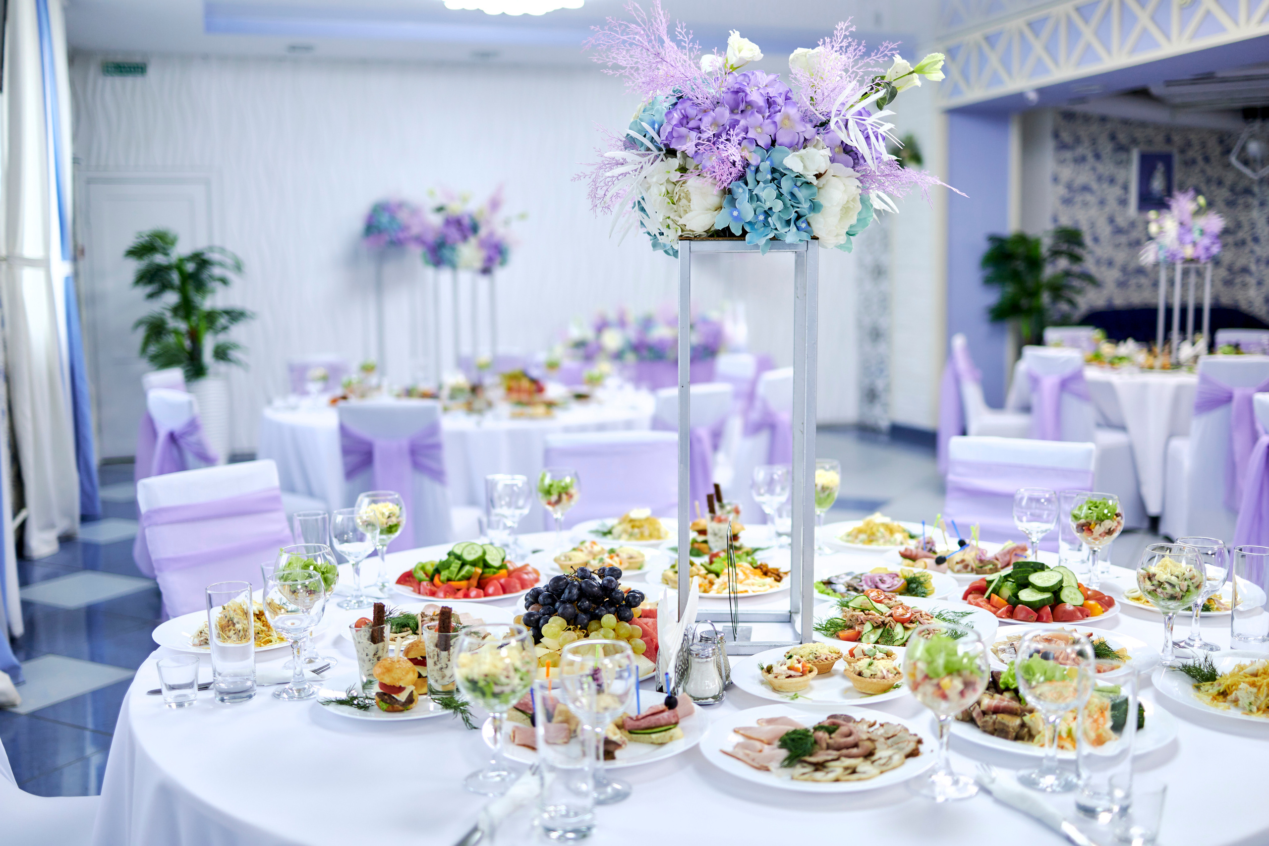 Кафе Гжель (сиреневый цвет). Фотограф Иван Кузьмин на любое Ваше мероприятие