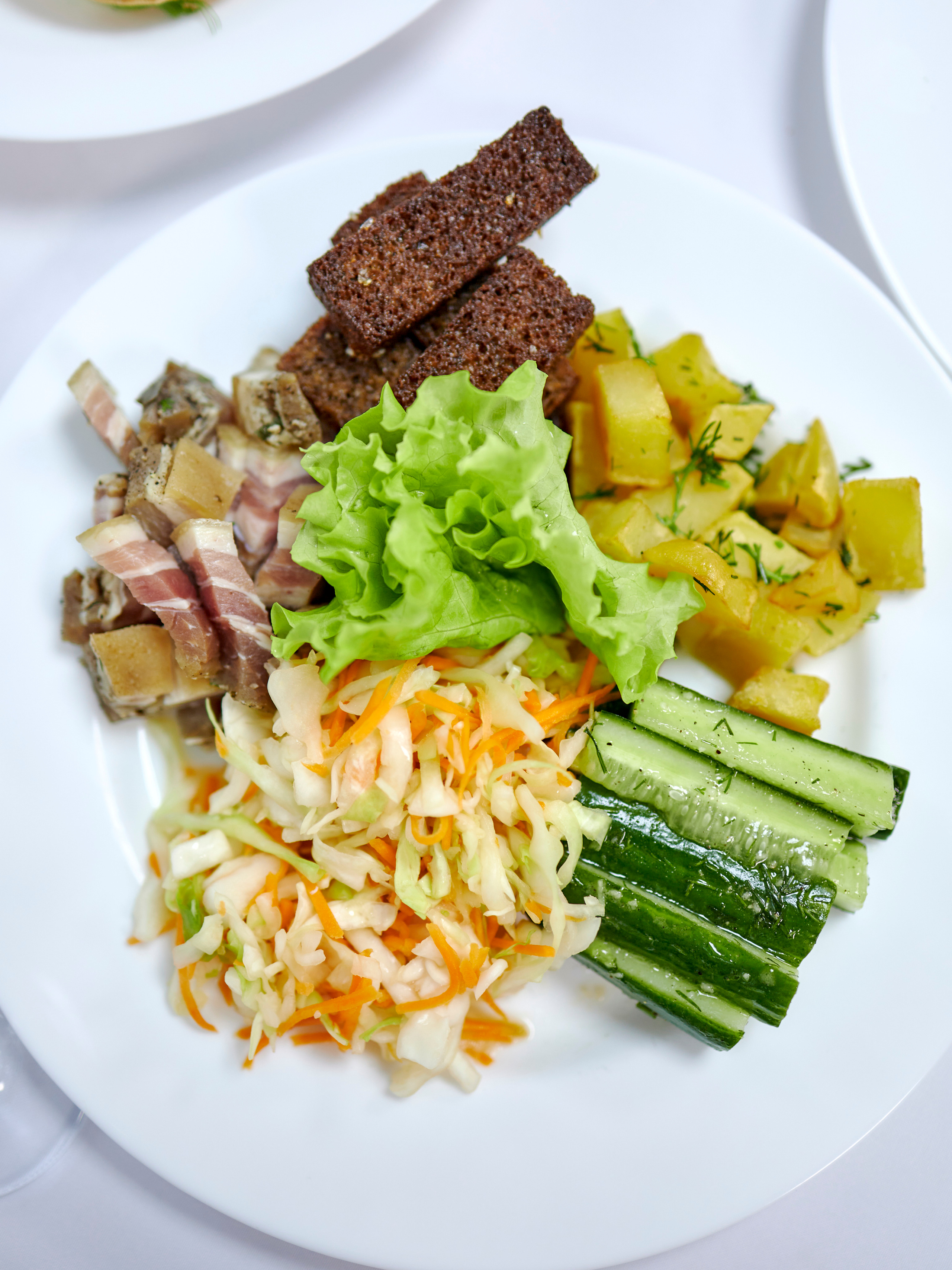 Кафе Гжель (сиреневый цвет). Фотограф Иван Кузьмин на любое Ваше мероприятие