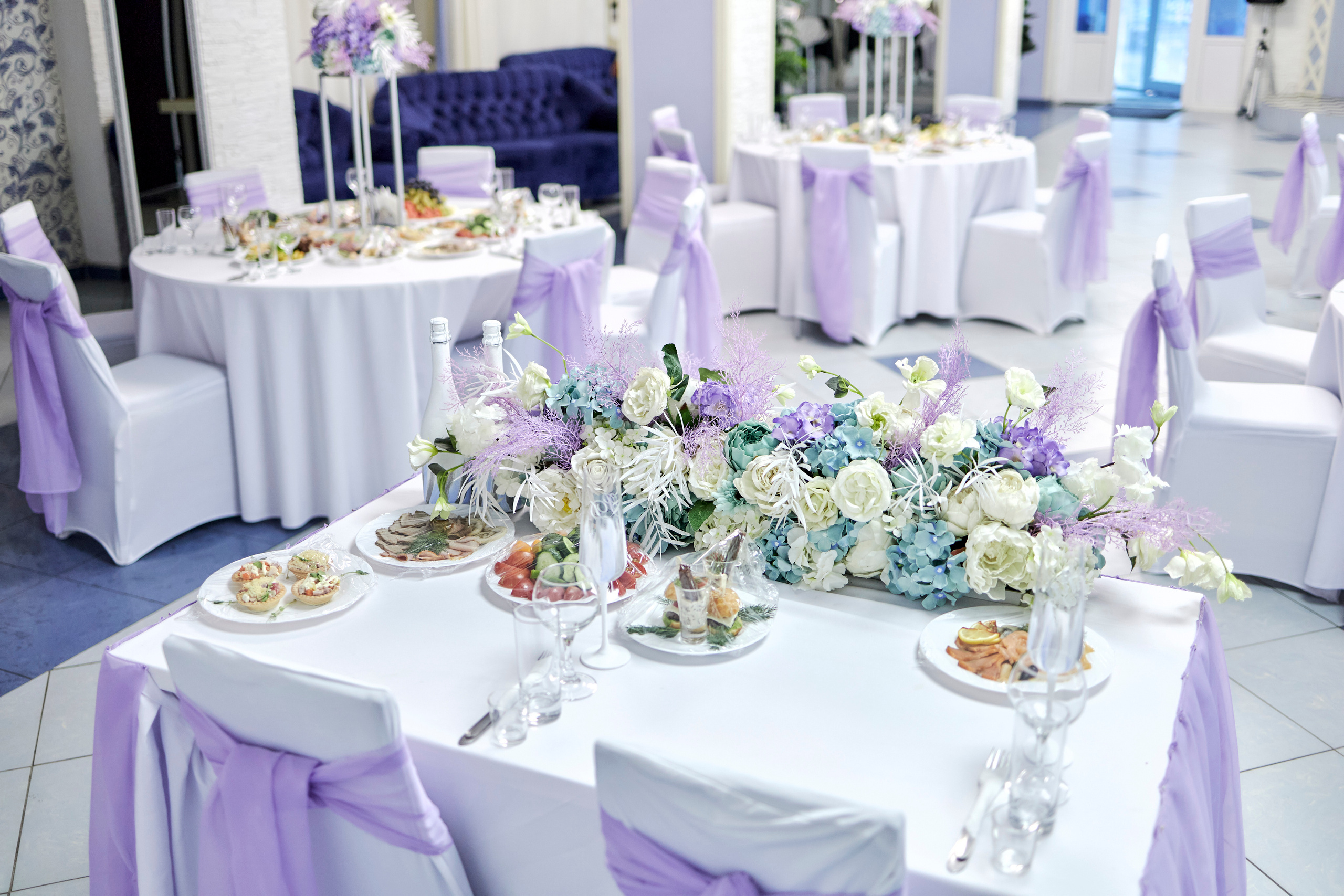 Кафе Гжель (сиреневый цвет). Фотограф Иван Кузьмин на любое Ваше мероприятие