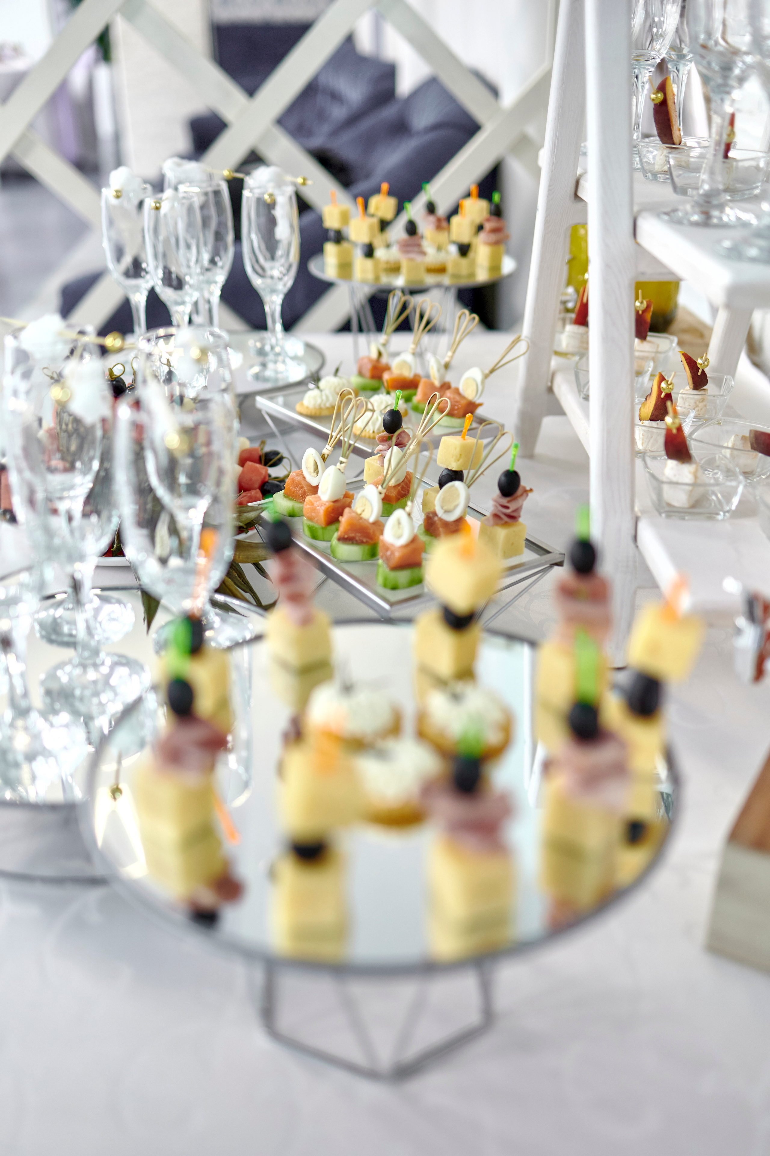 Кафе Гжель (сиреневый цвет). Фотограф Иван Кузьмин на любое Ваше мероприятие