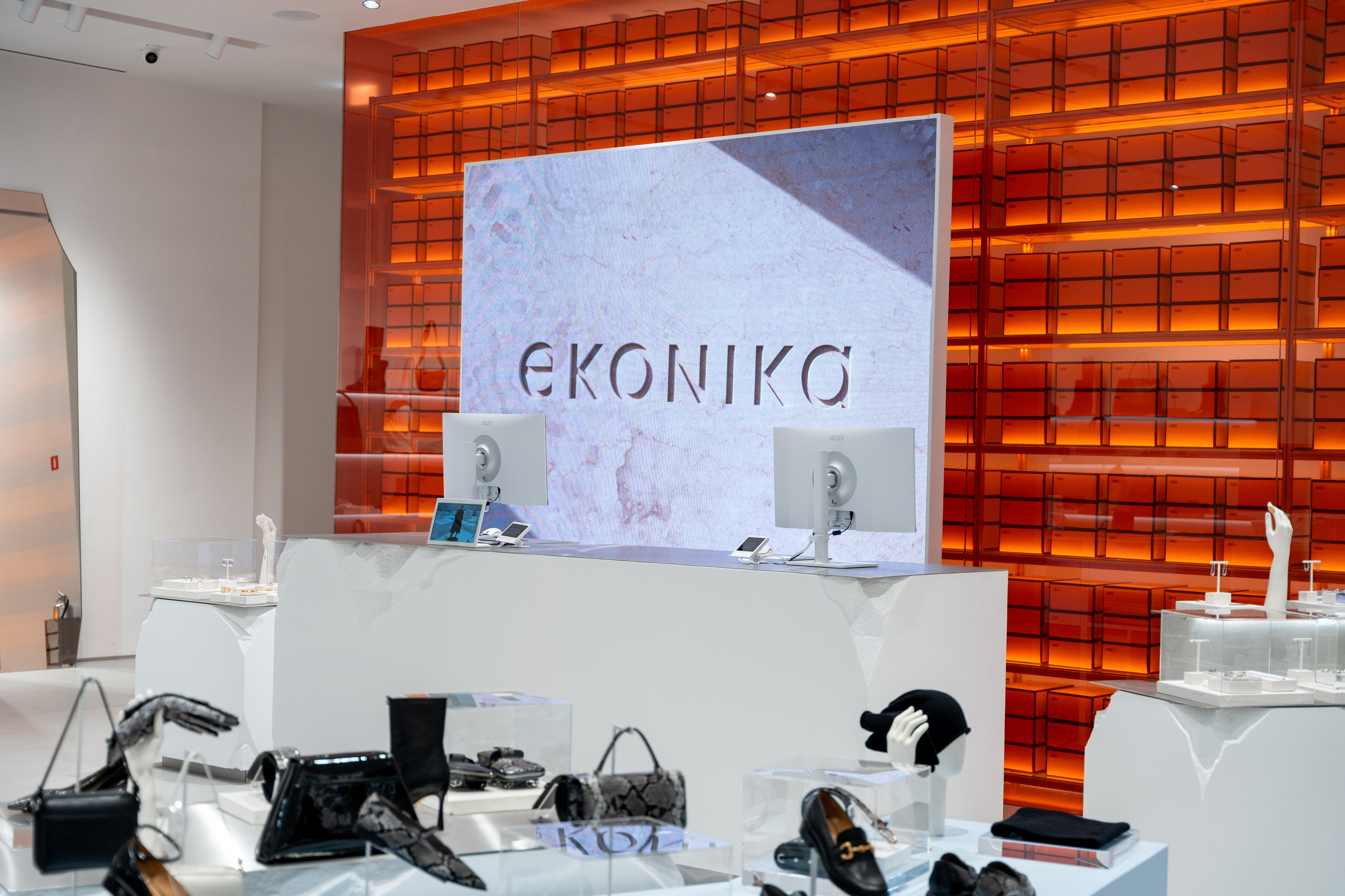 Интерьерная фотосъемка магазина Ekonika в Краснодаре — обувной бренд Профессиональная фотосъемка Ekonika — фирменный магазин в Краснодаре. Шедевры для Вас! Фотограф и Видеограф в Краснодаре Пахиев Руслан