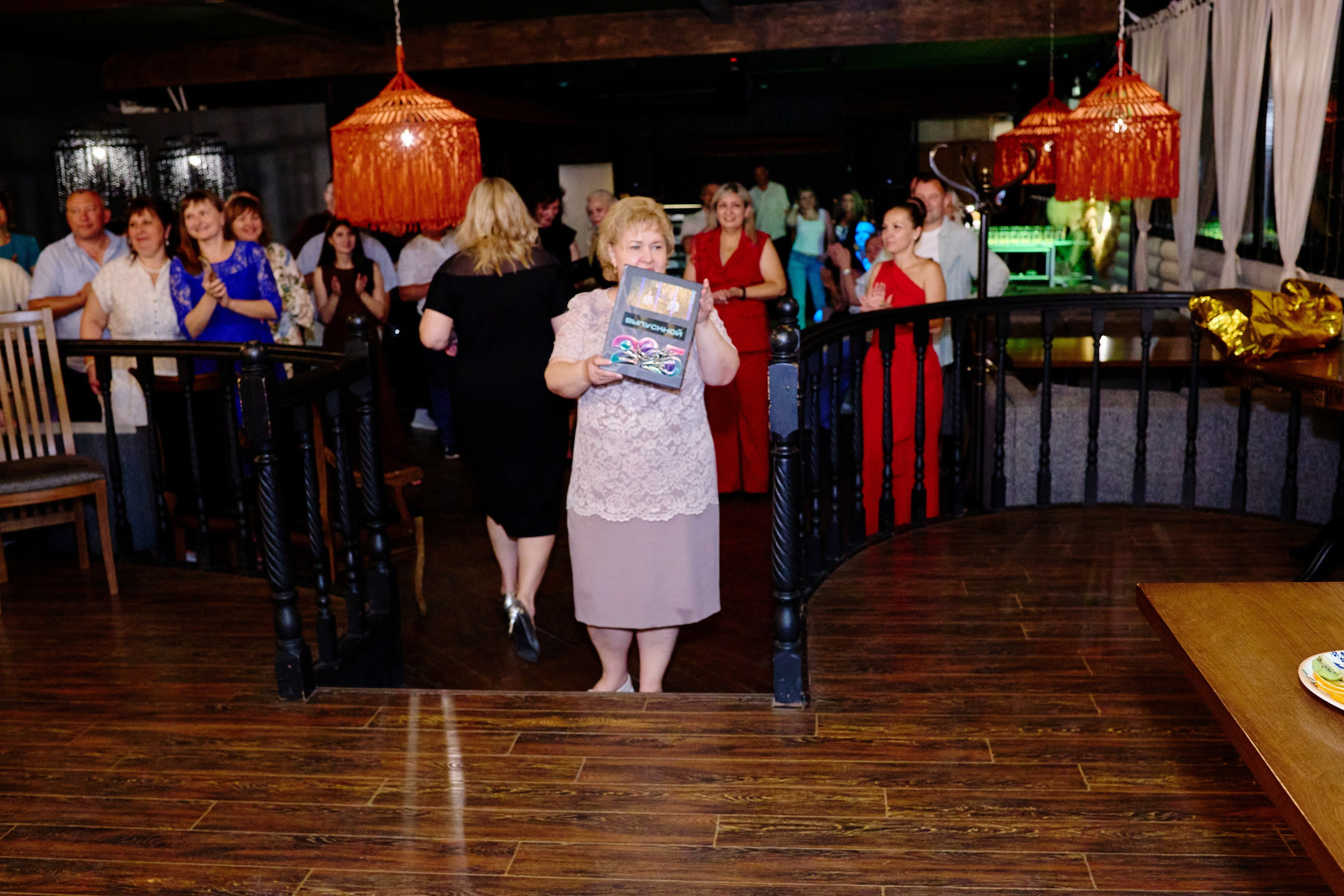 Выпускной 35 Сош. Фотограф Выпускные альбомы Таганрог Сергей Коробченко