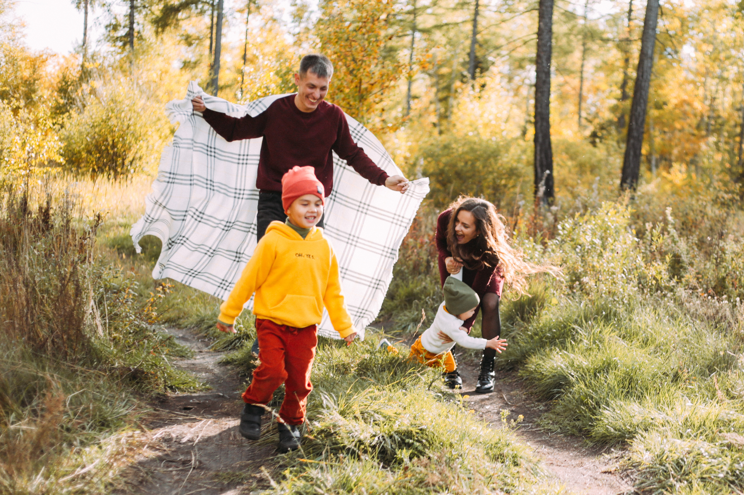 Валентина и Артём с детьми. Фотограф Бурятии София Андриянова