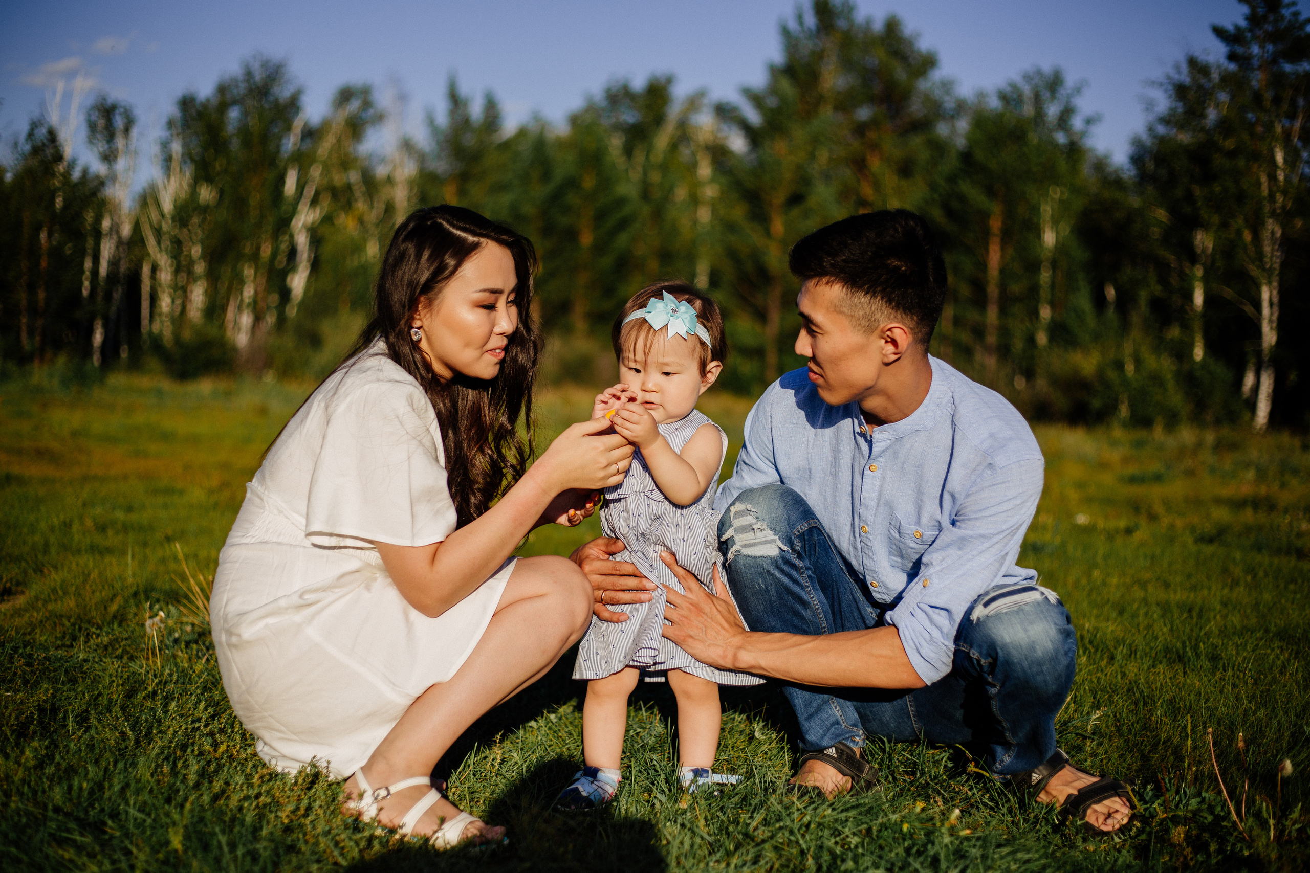 Ариша с родителями. Фотограф Бурятии София Андриянова