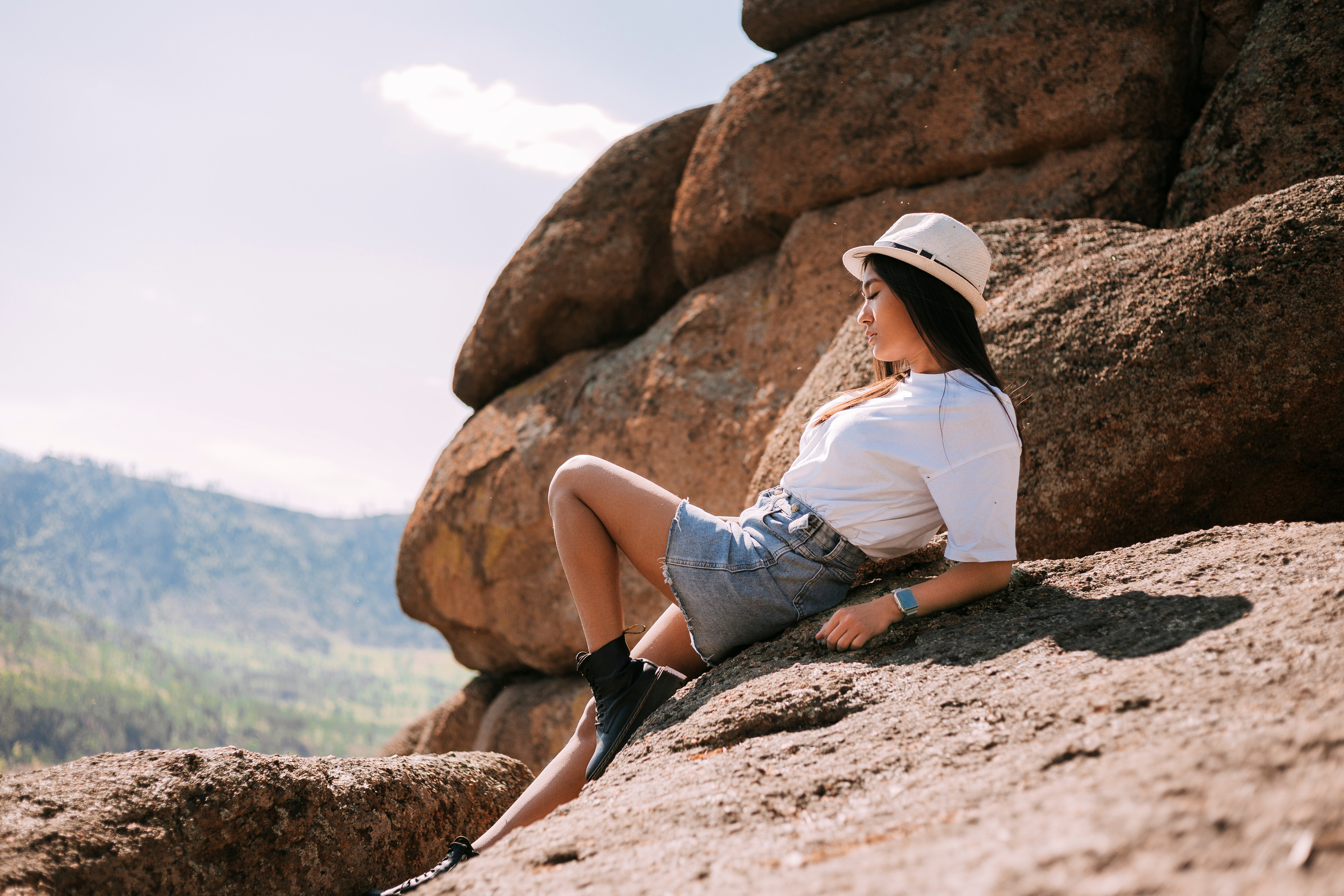 Елена и Сергей. Скалы. Фотограф Бурятии София Андриянова