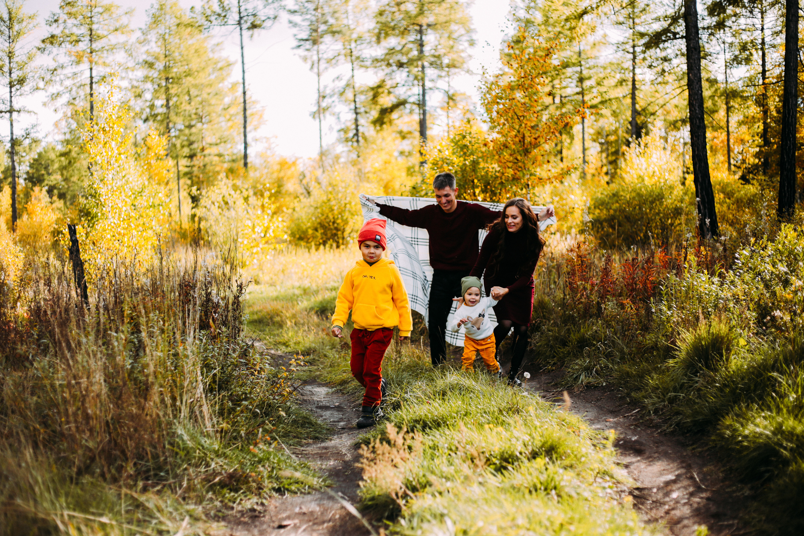 Валентина и Артём с детьми. Фотограф Бурятии София Андриянова