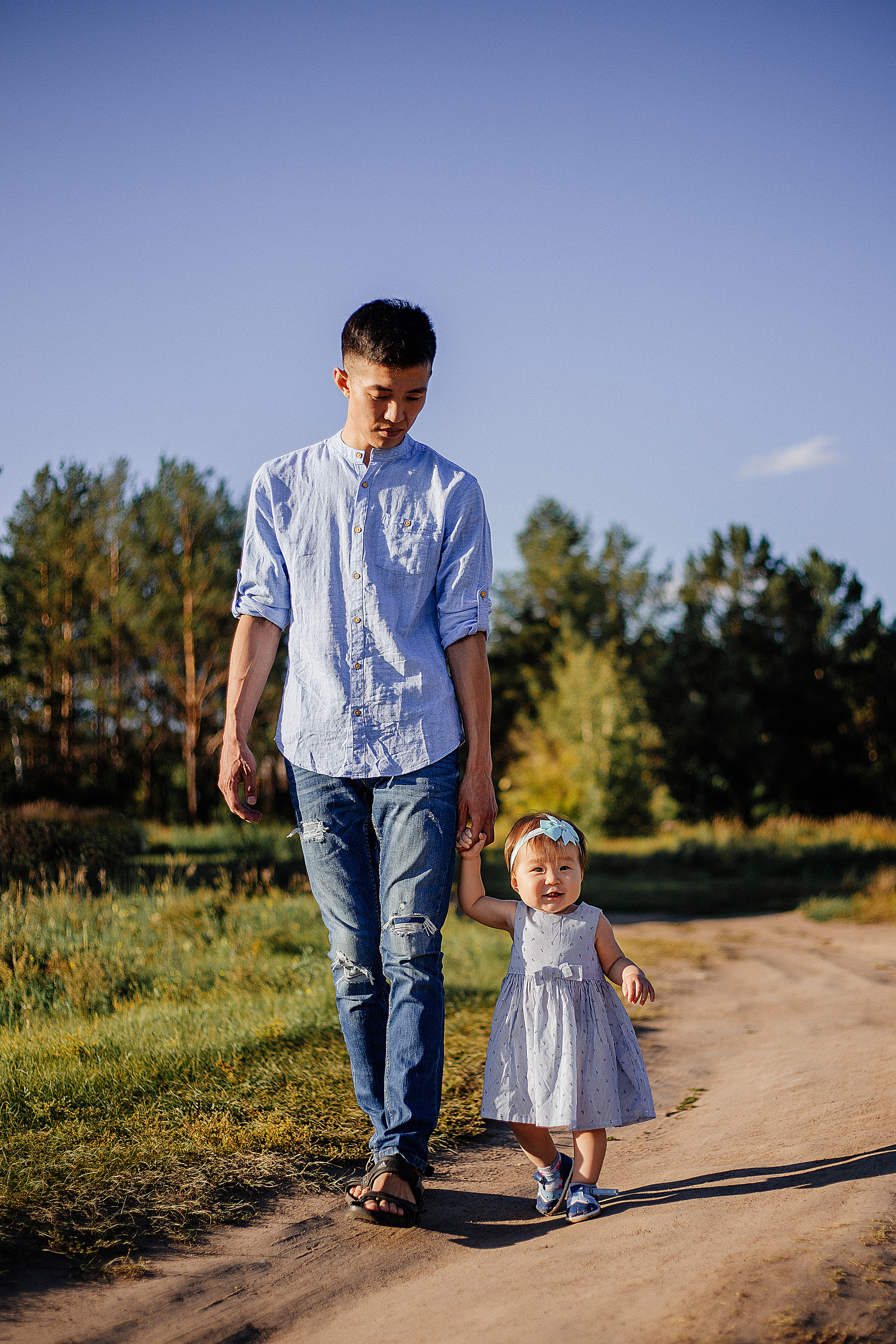 Ариша с родителями. Фотограф Бурятии София Андриянова