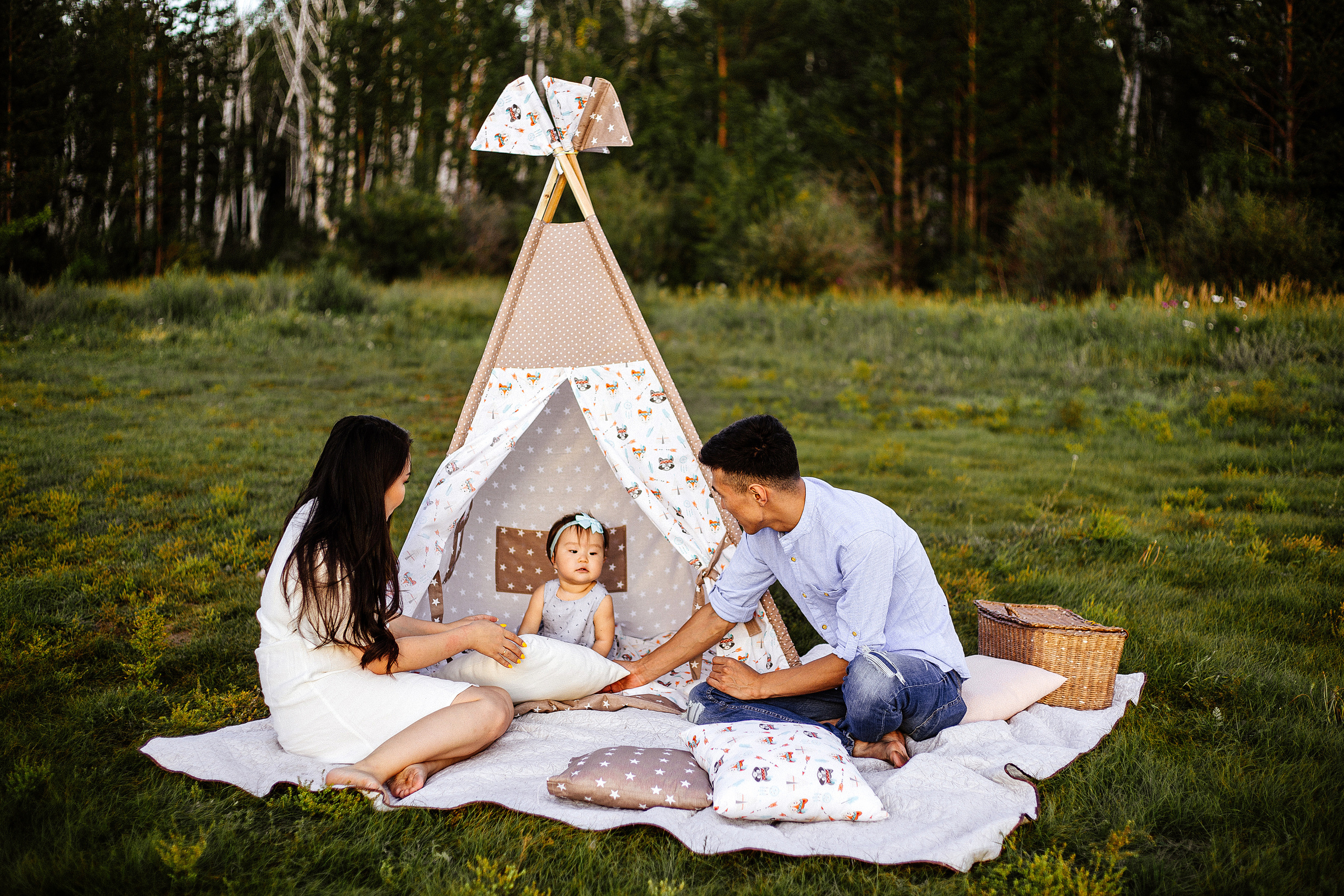 Ариша с родителями. Фотограф Бурятии София Андриянова