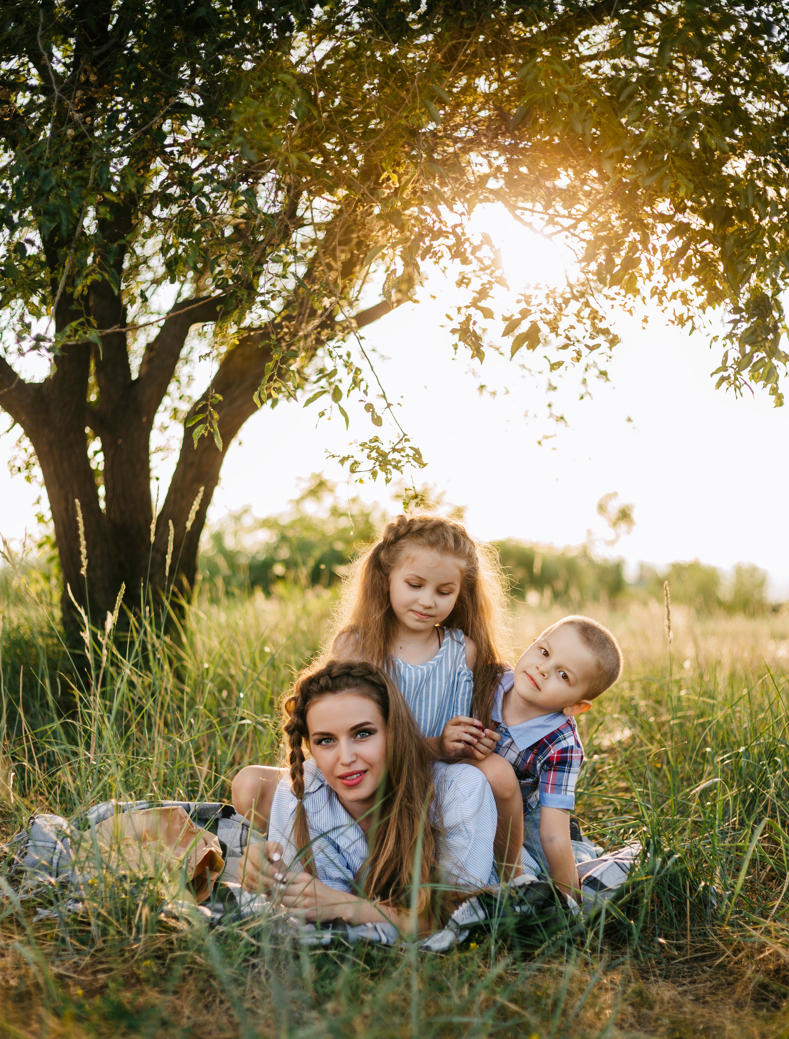 Ольга и дети. Фотограф Бурятии София Андриянова