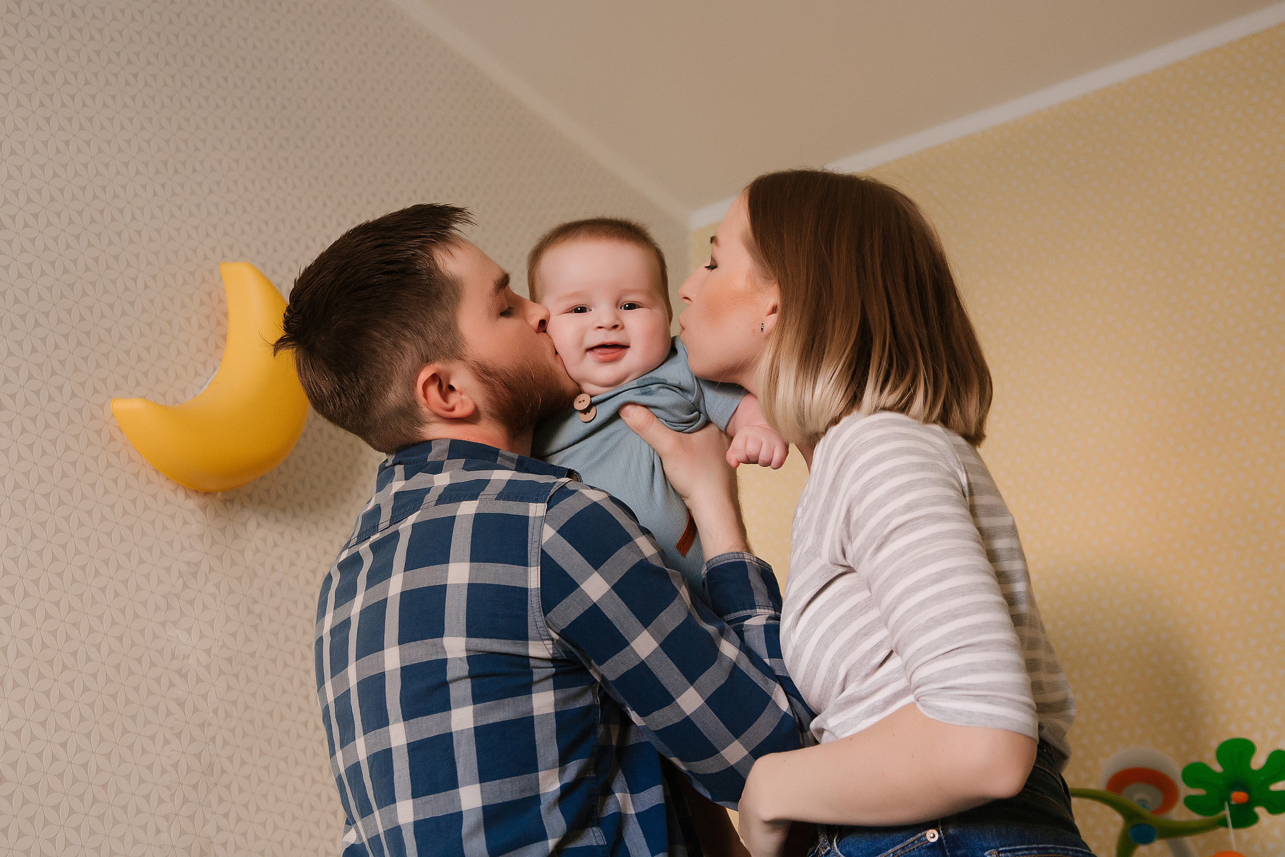 Домашняя атмосфера с Любой, витей и их сыном Яриком. Фотограф Бурятии София Андриянова