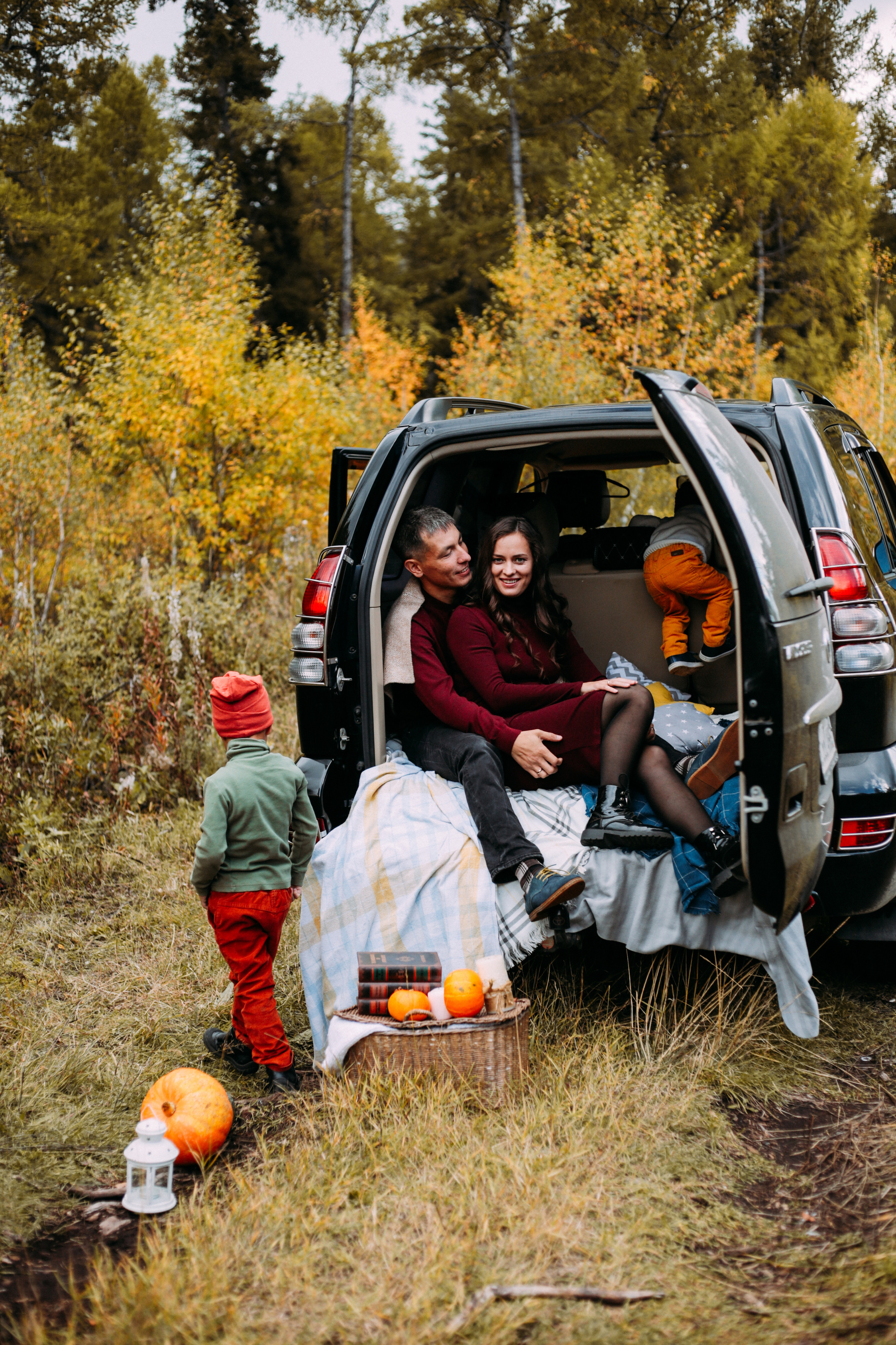 Валентина и Артём с детьми. Фотограф Бурятии София Андриянова