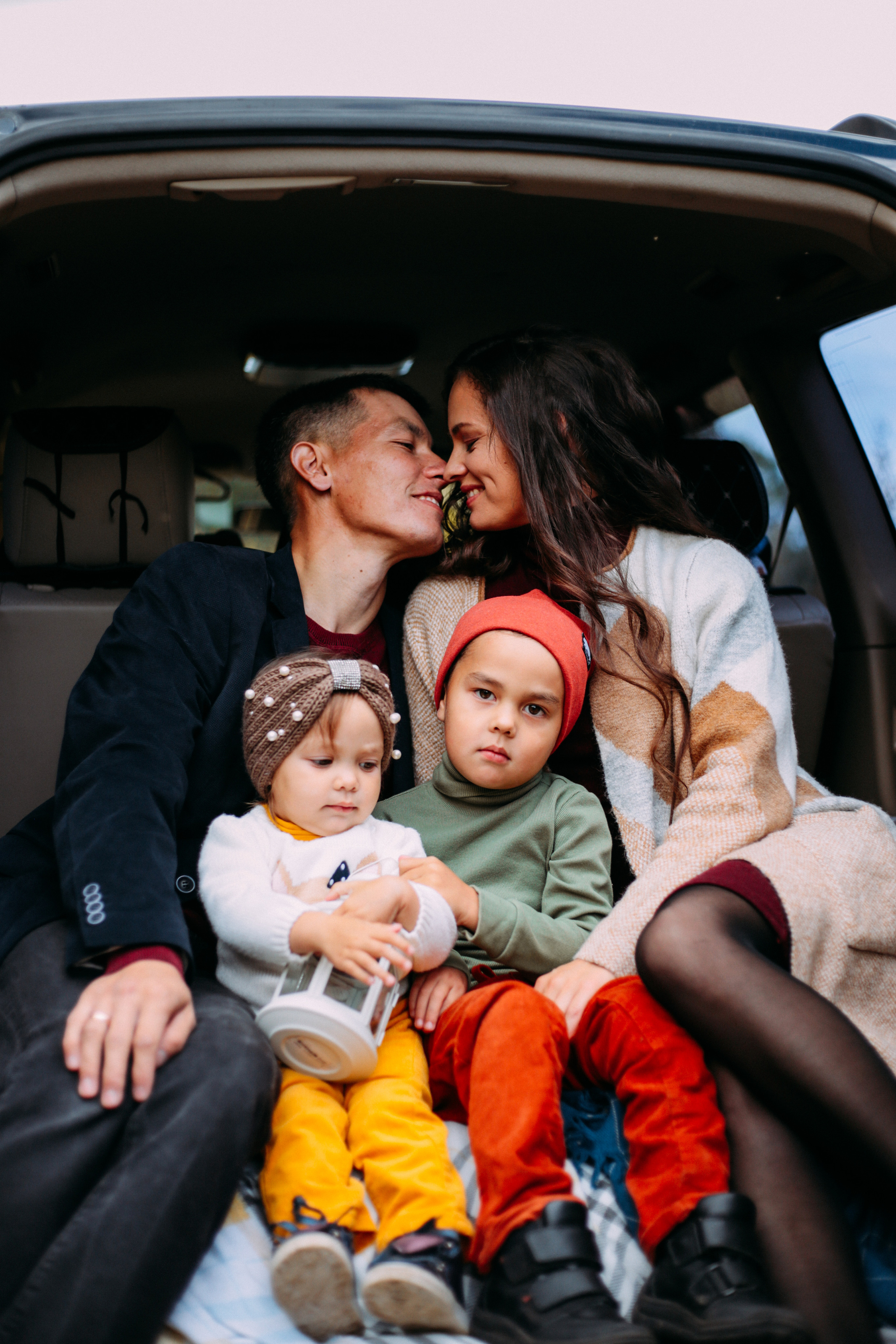 Валентина и Артём с детьми. Фотограф Бурятии София Андриянова