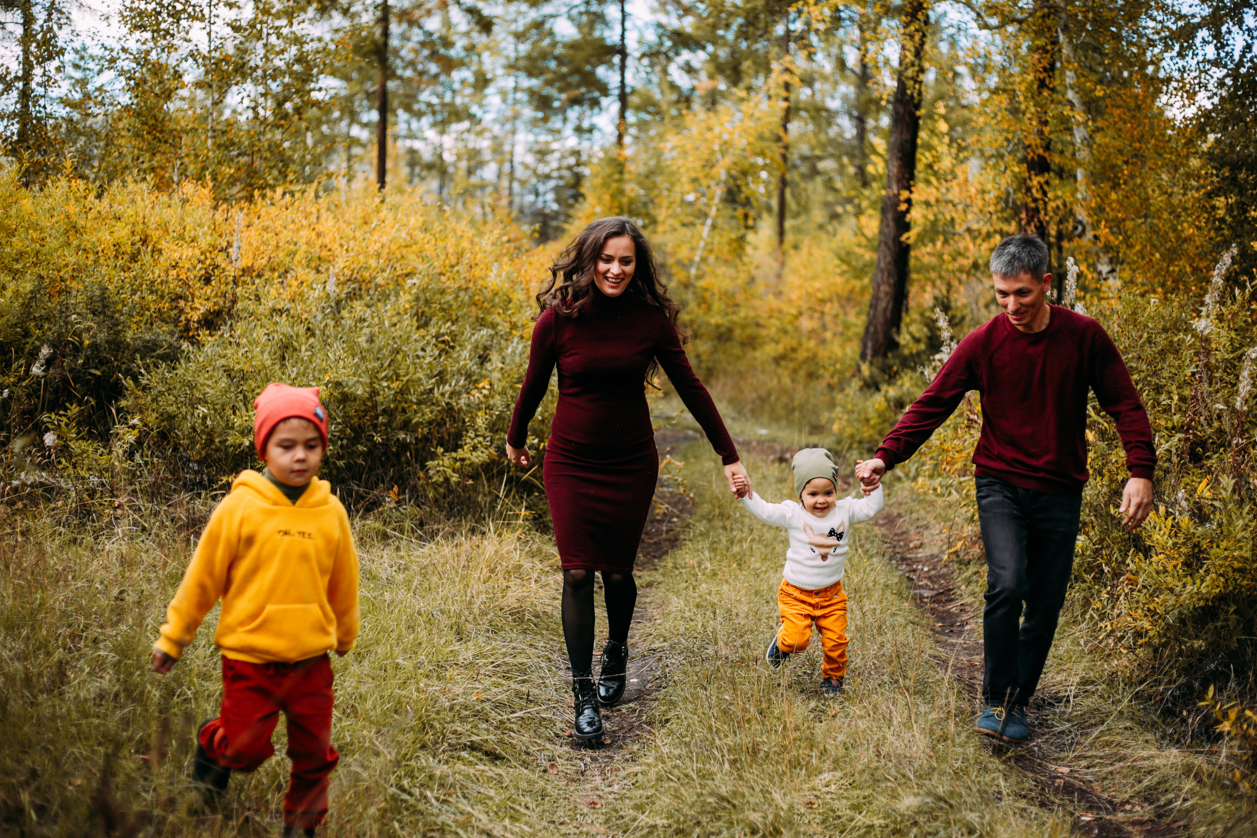 Валентина и Артём с детьми. Фотограф Бурятии София Андриянова