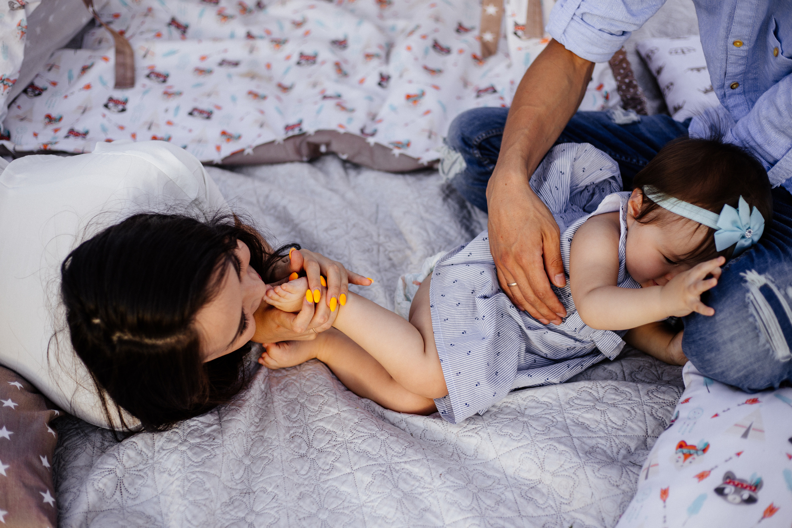 Ариша с родителями. Фотограф Бурятии София Андриянова