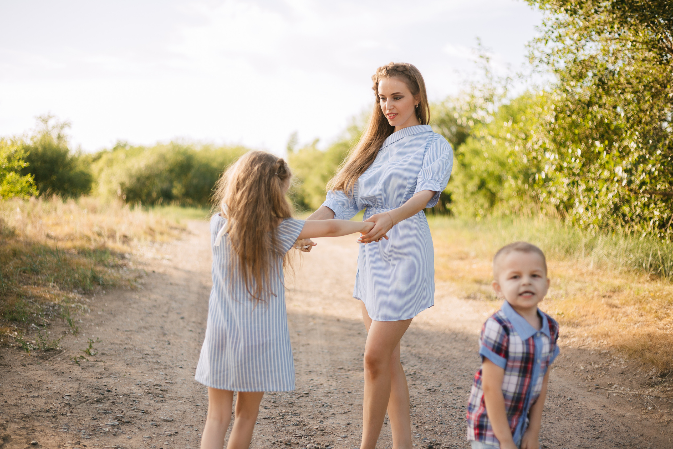 Ольга и дети. Фотограф Бурятии София Андриянова