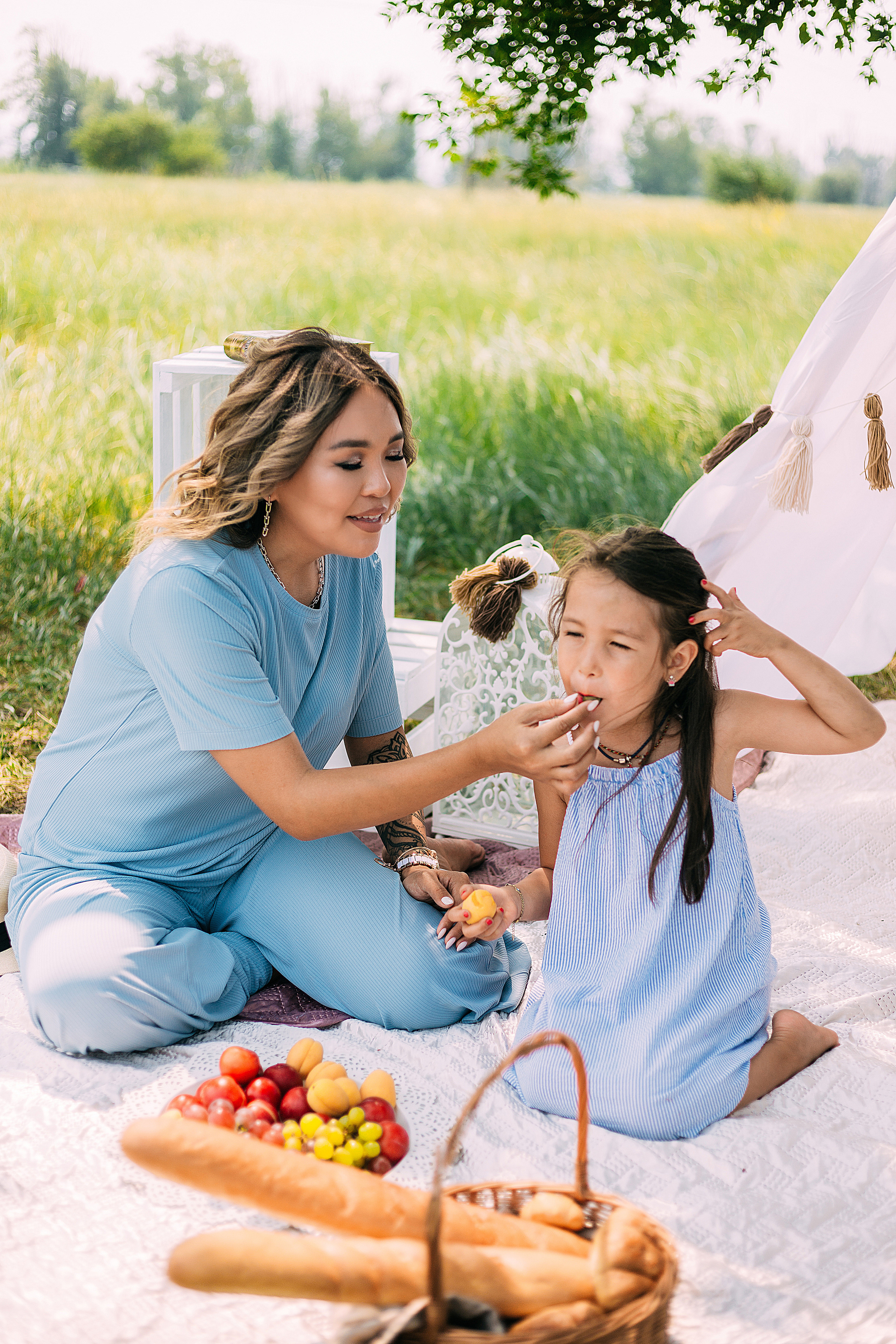 Аюна и с дочкой Аминой. Фотограф Бурятии София Андриянова