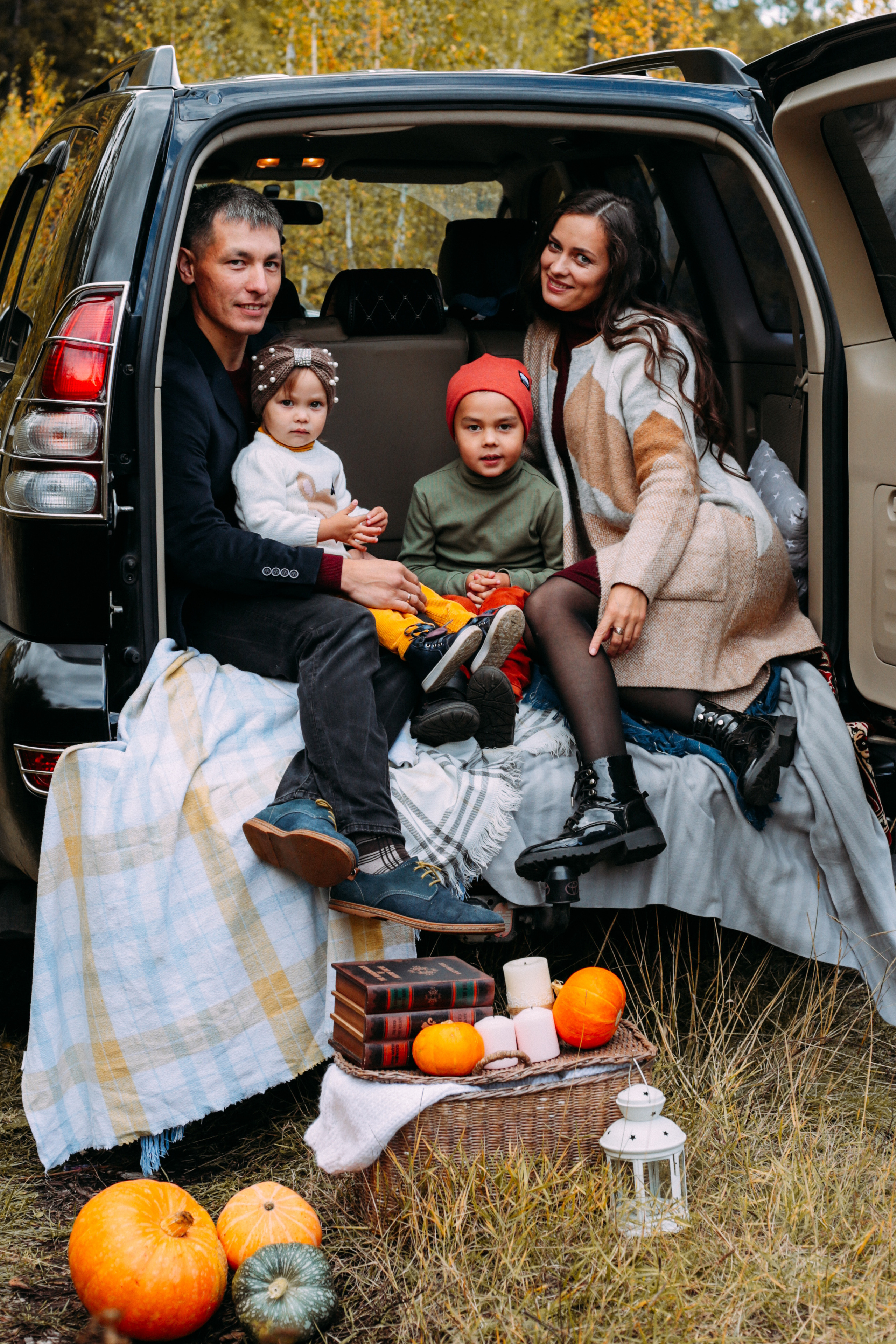 Валентина и Артём с детьми. Фотограф Бурятии София Андриянова