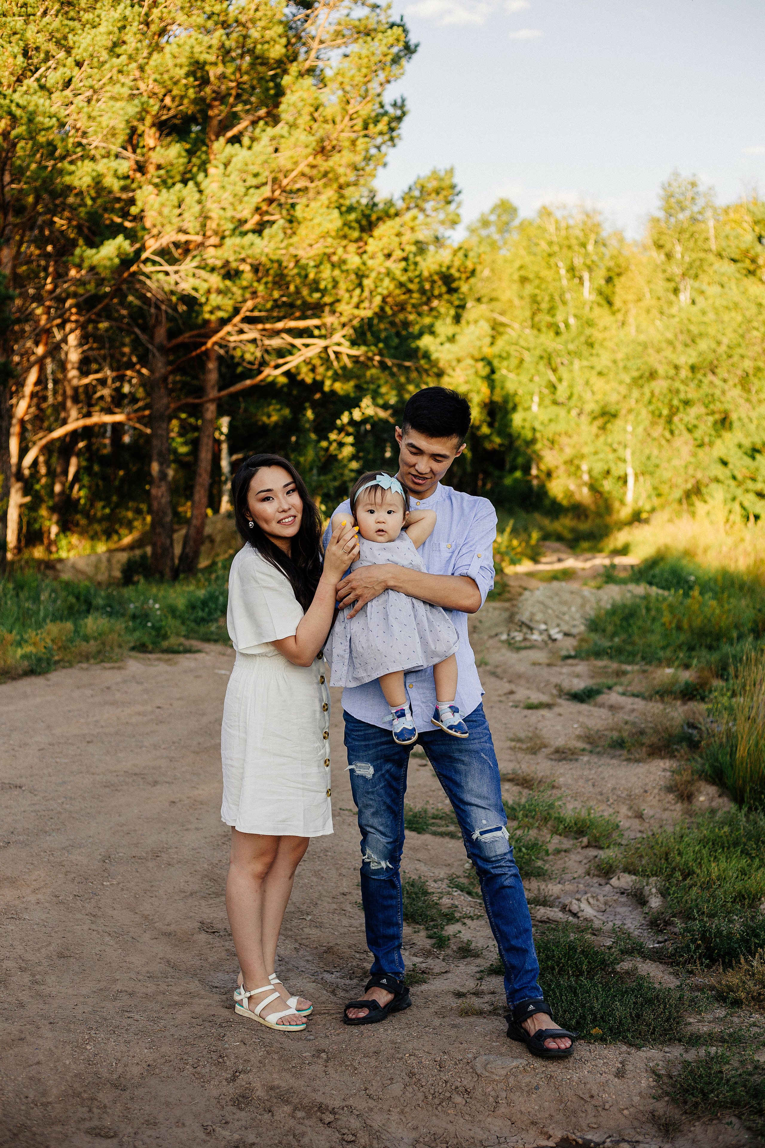 Ариша с родителями. Фотограф Бурятии София Андриянова