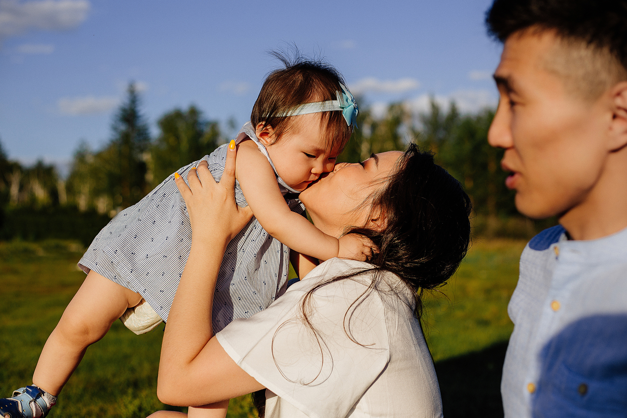 Ариша с родителями. Фотограф Бурятии София Андриянова