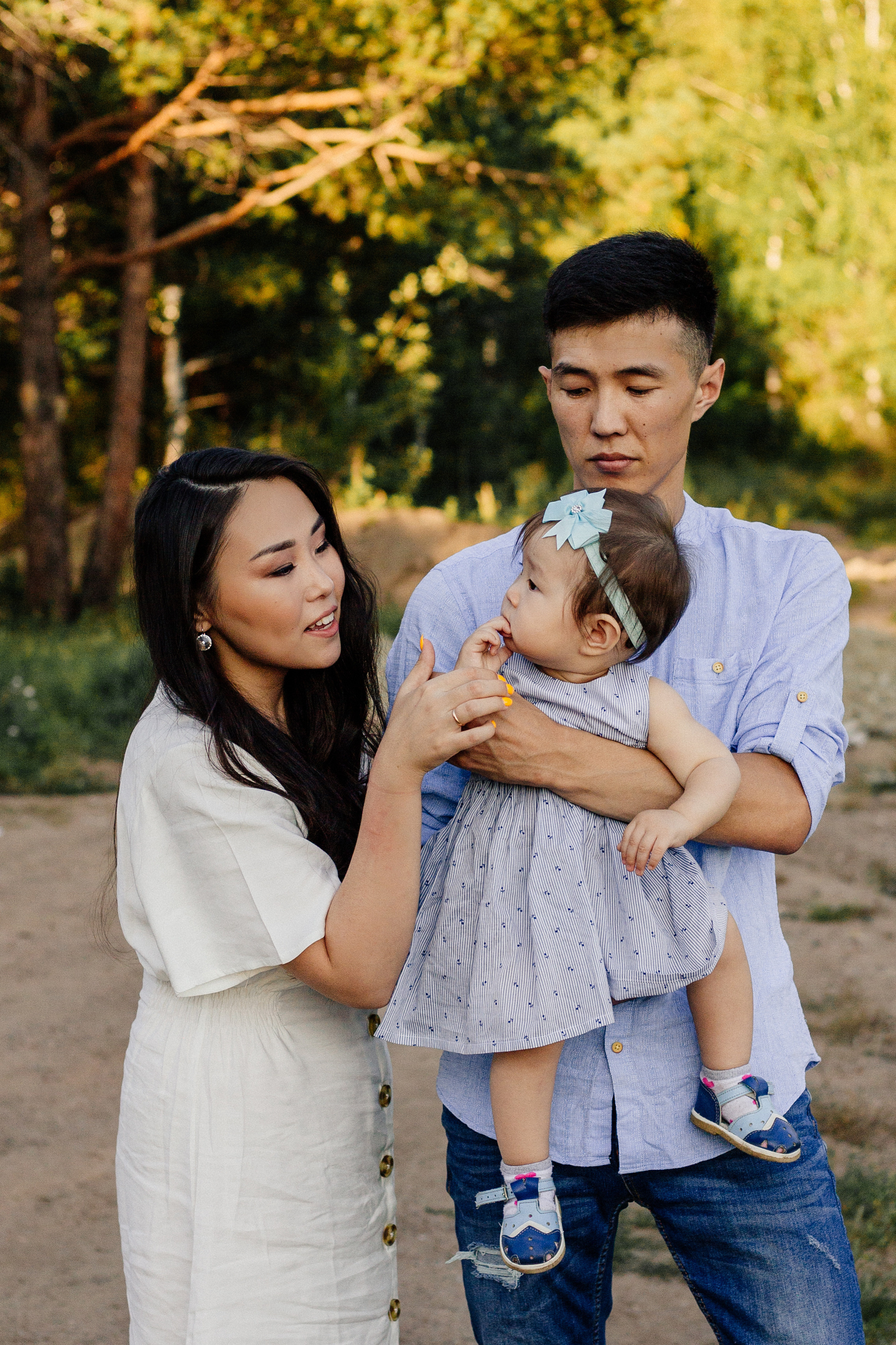 Ариша с родителями. Фотограф Бурятии София Андриянова