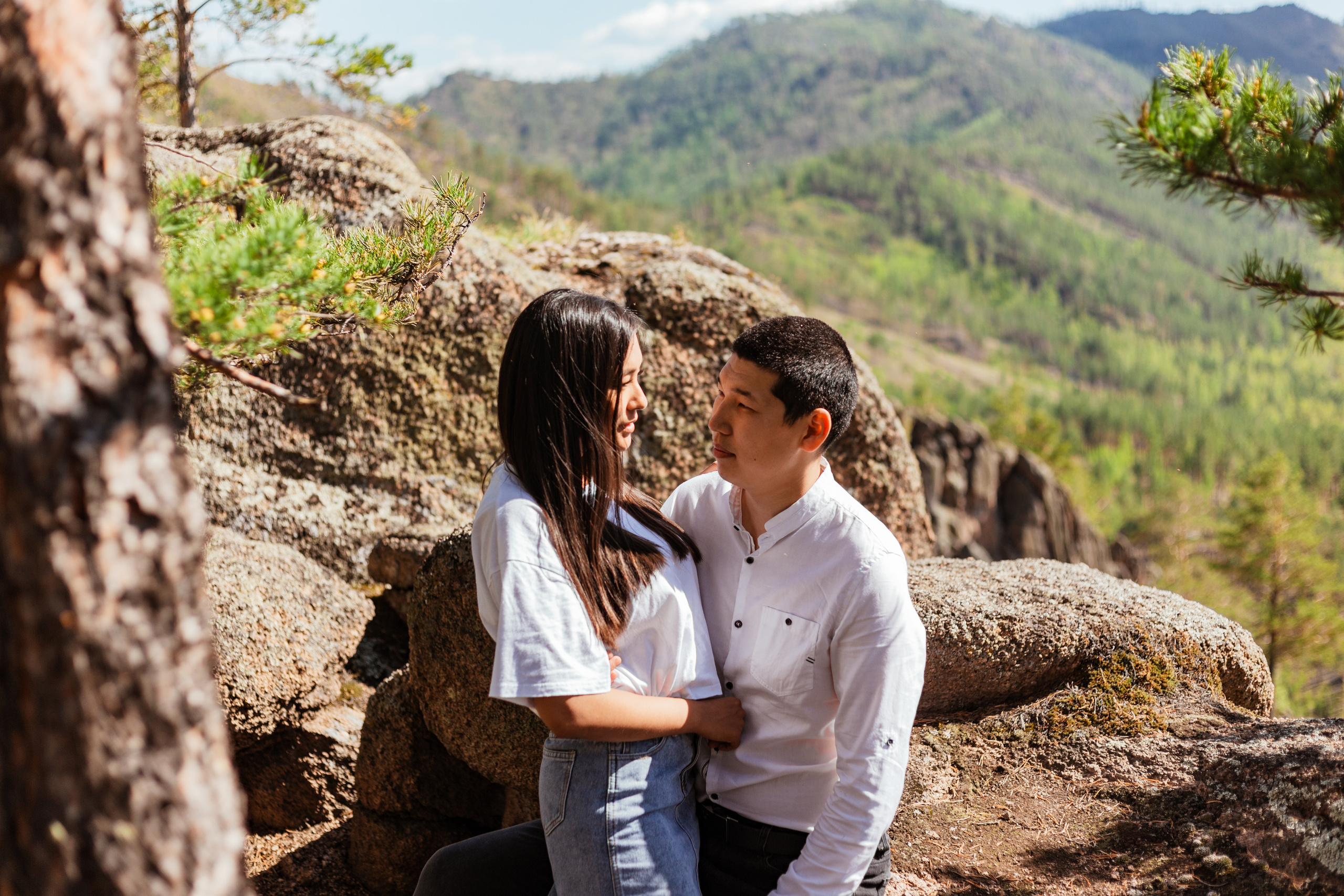 Елена и Сергей. Скалы. Фотограф Бурятии София Андриянова