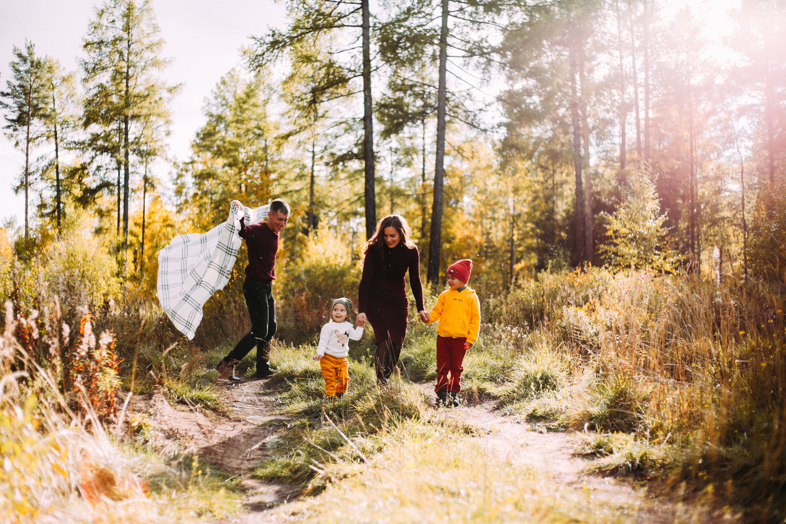 Валентина и Артём с детьми. Фотограф Бурятии София Андриянова