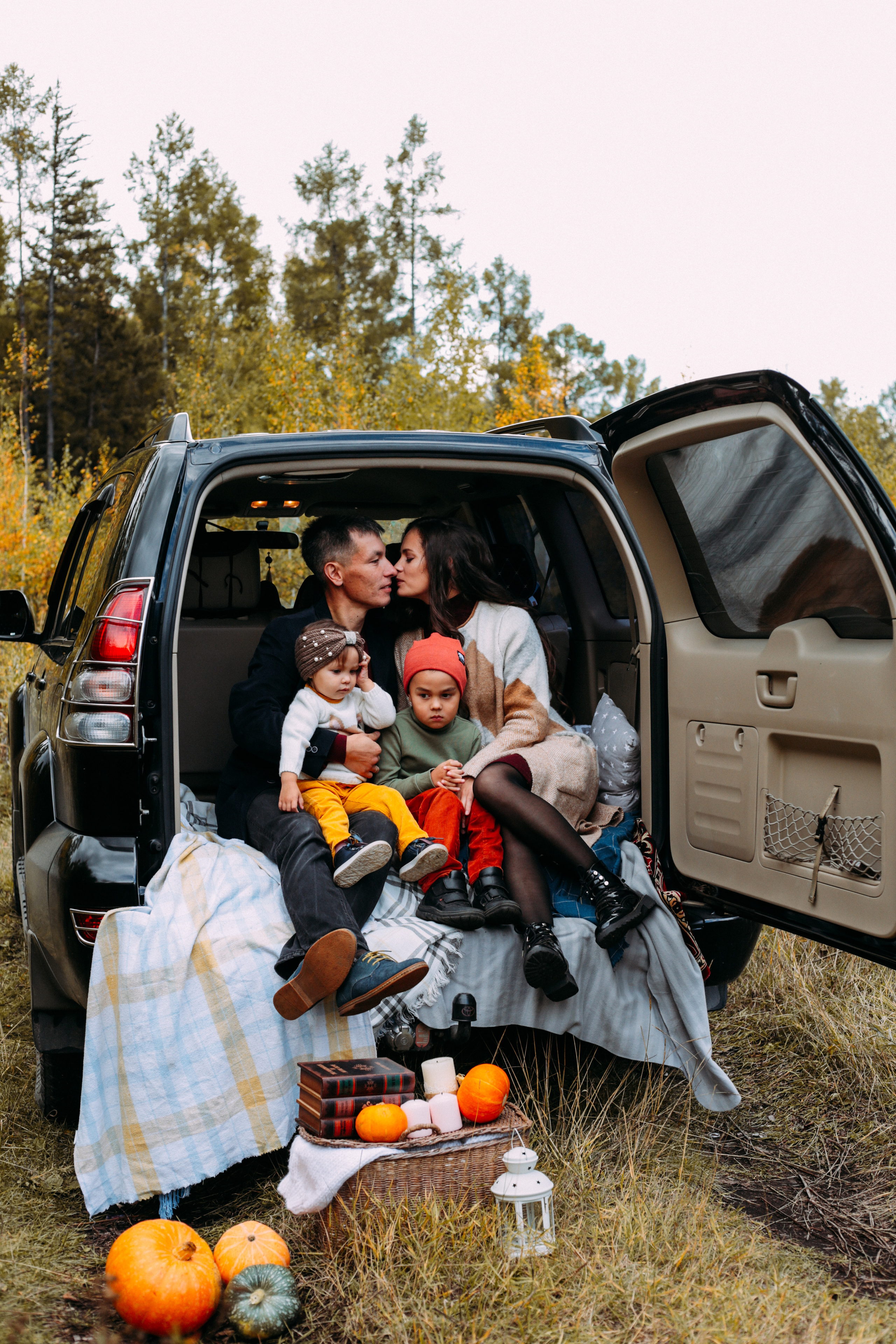 Валентина и Артём с детьми. Фотограф Бурятии София Андриянова