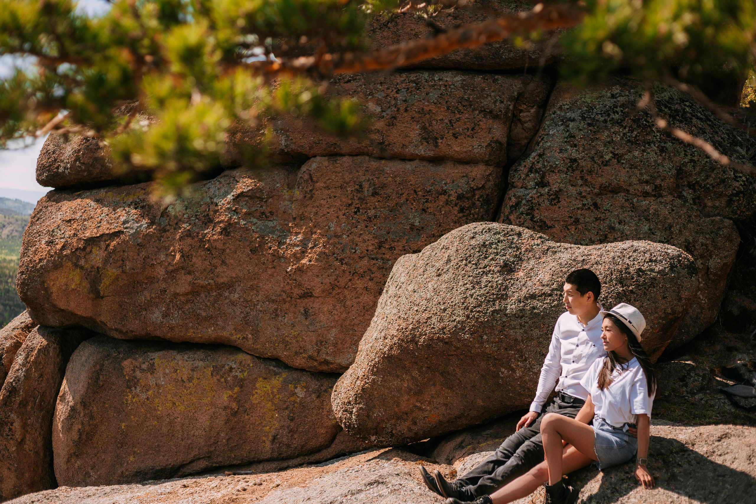 Елена и Сергей. Скалы. Фотограф Бурятии София Андриянова