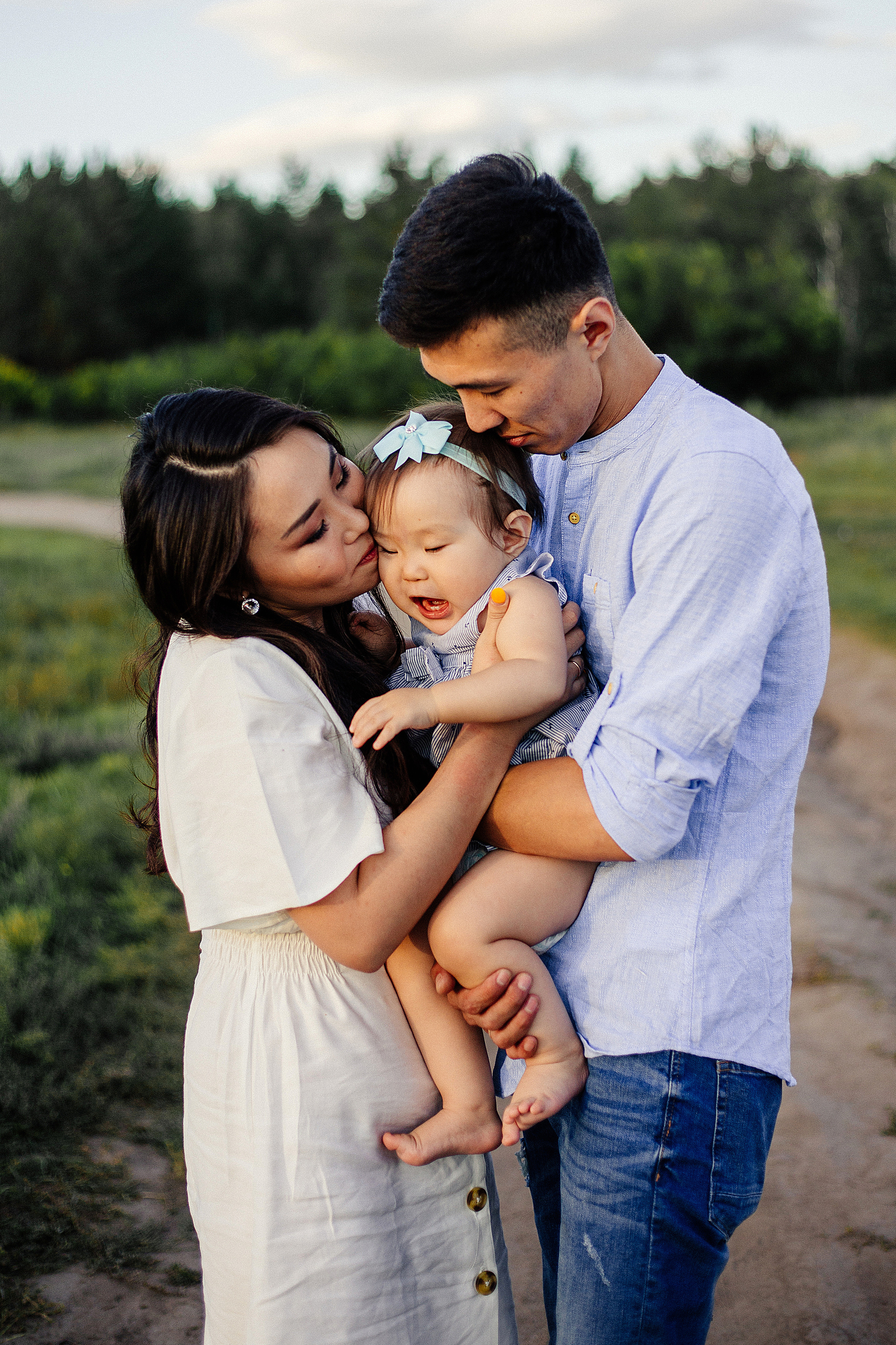 Ариша с родителями. Фотограф Бурятии София Андриянова