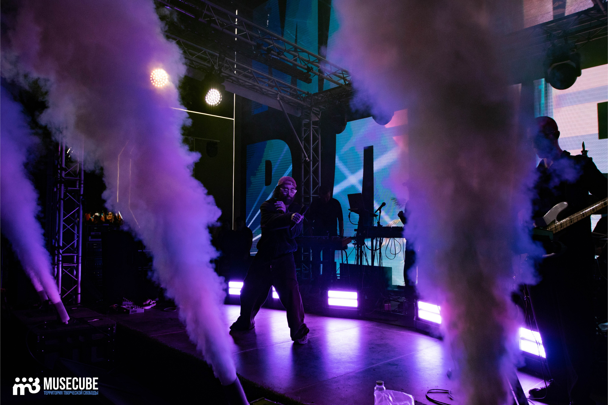 МОТ. Концертный фотограф