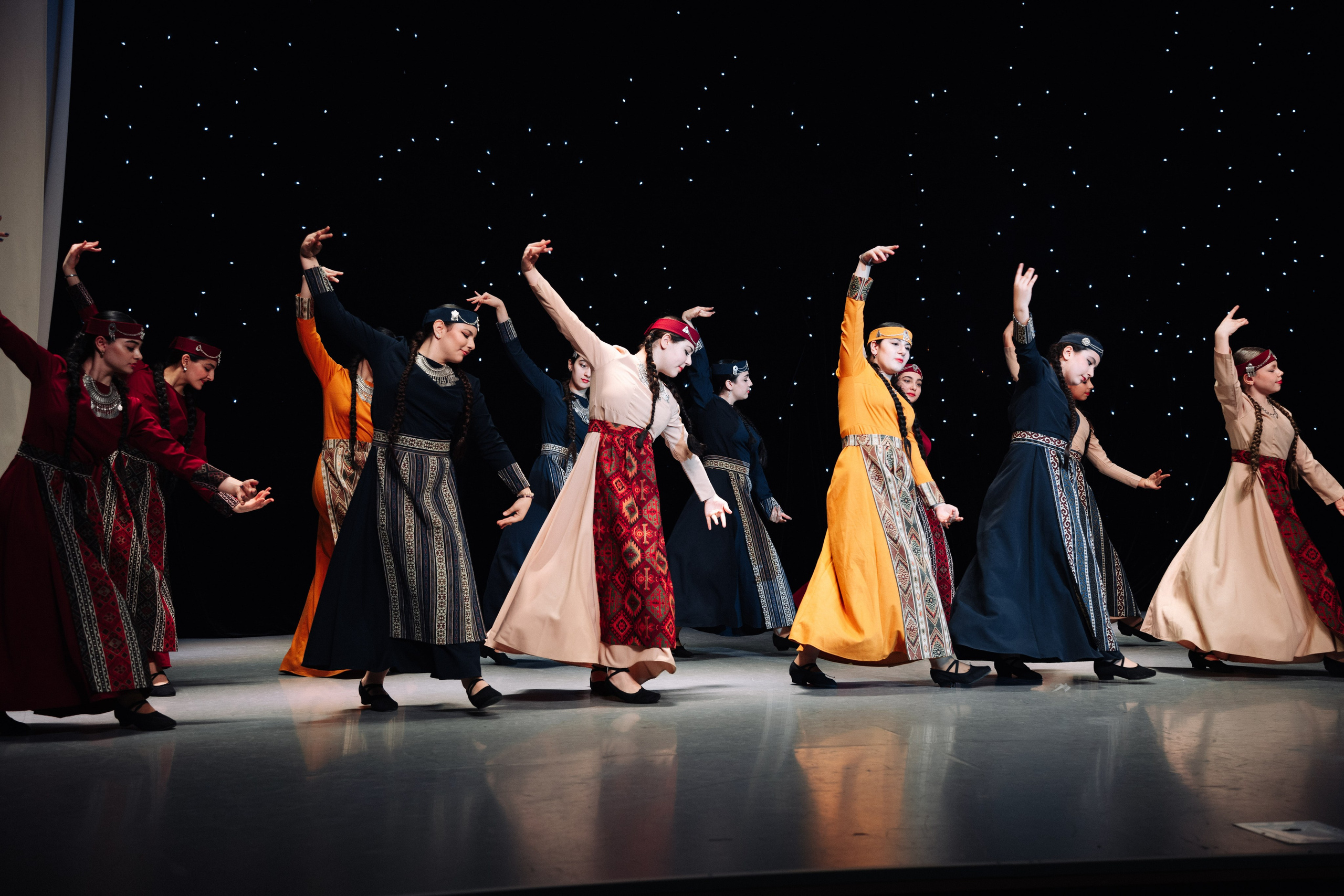 Благотворительный концерт в помощь Артему Сардаряну. Фотограф Артем Севостьянов. Профессиональная фотосъемка в Ногинске, Москве, Московской области и за границей