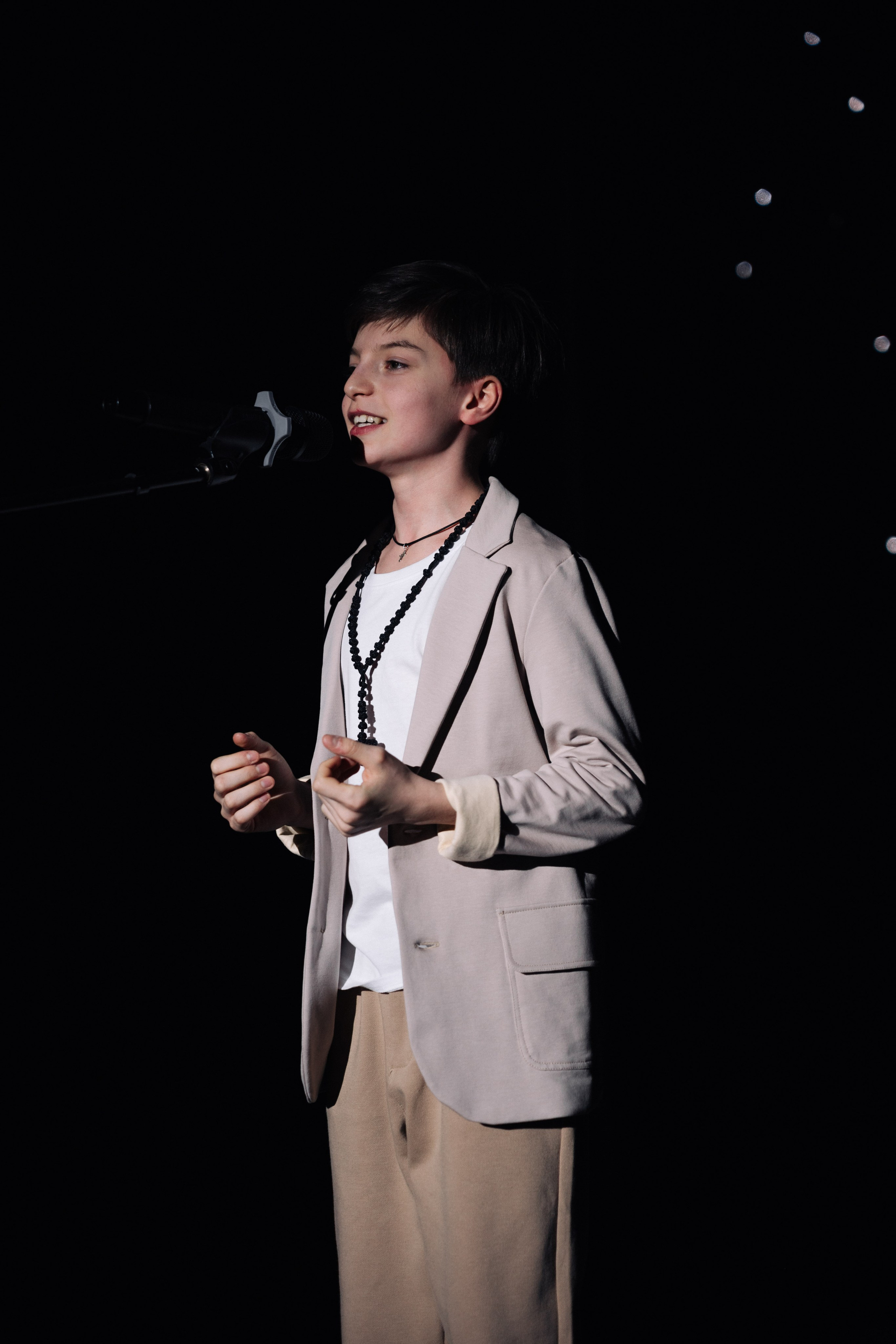 Благотворительный концерт в помощь Артему Сардаряну. Фотограф Артем Севостьянов. Профессиональная фотосъемка в Ногинске, Москве, Московской области и за границей