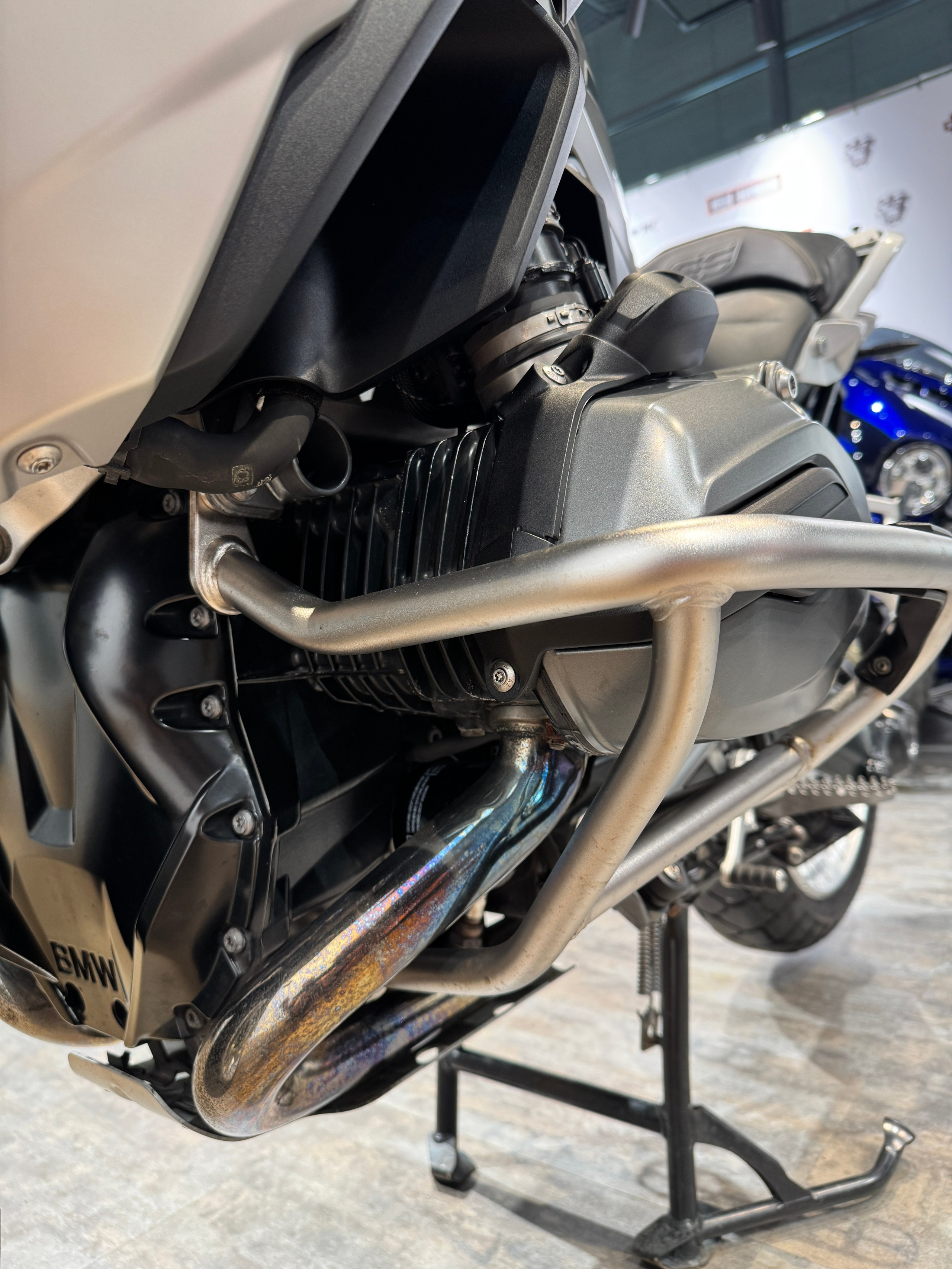2015 BMW R1200GS Black/Agate Grey — подробнее на сайте. Hello Davidson, Москва. Только хорошие мотоциклы…