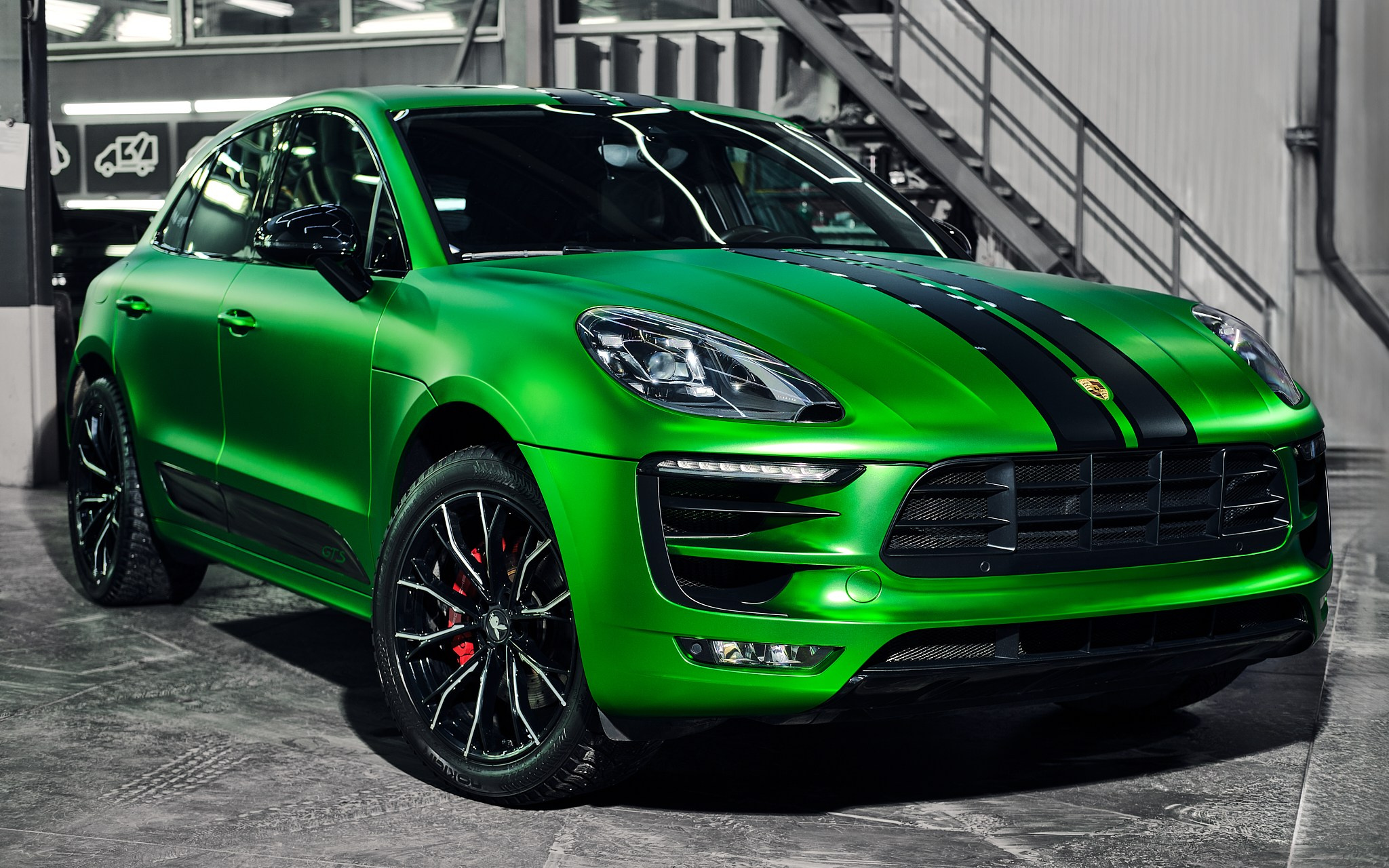 Wrapstore Green Macan. Рекламная фото и видео съёмка в Екатеринбурге