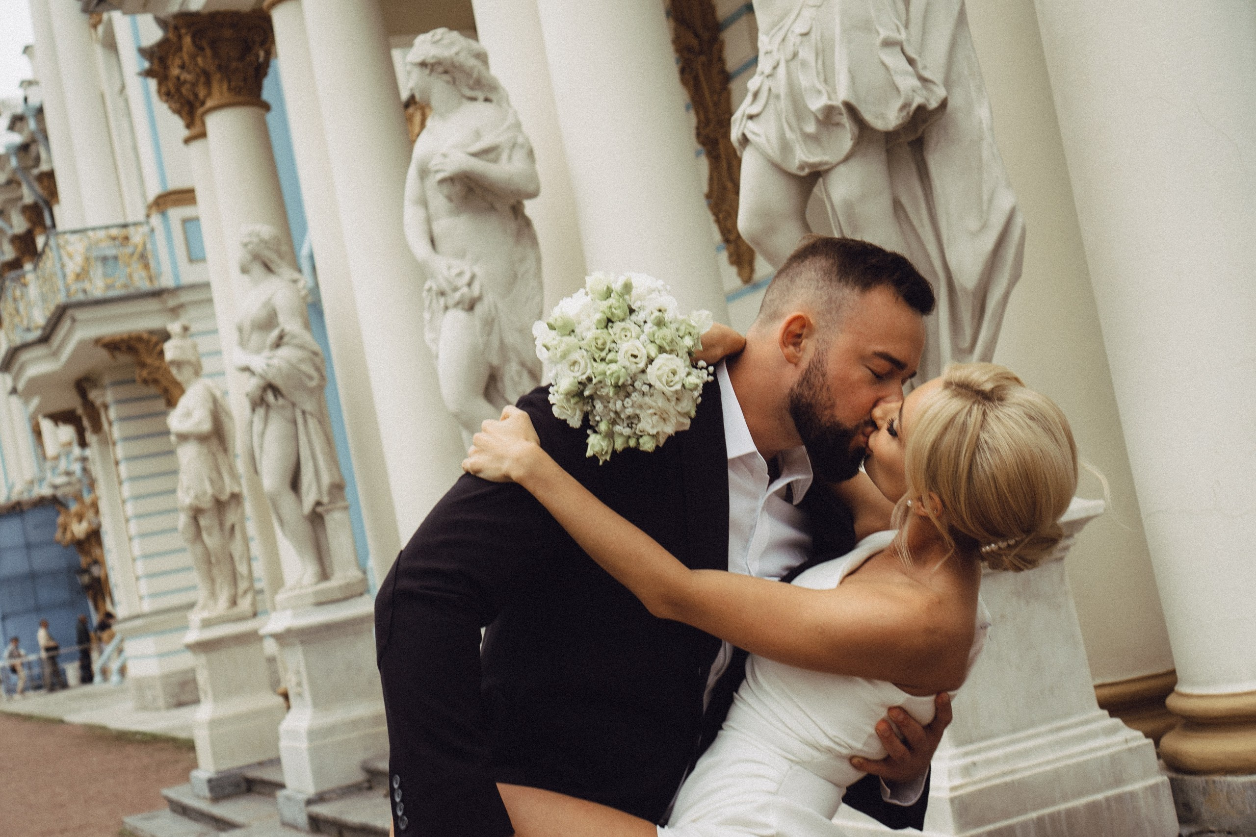 СВАДЕБНАЯ ИСТОРИЯ В ГОРОДЕ ПУШКИН ВОЗЛЕ ЕКАТЕРИНИНСКОГО ДВОРЦА И В ПАРКЕ. Профессиональный фотограф, Санкт-Петербург — Виктория Богомолова