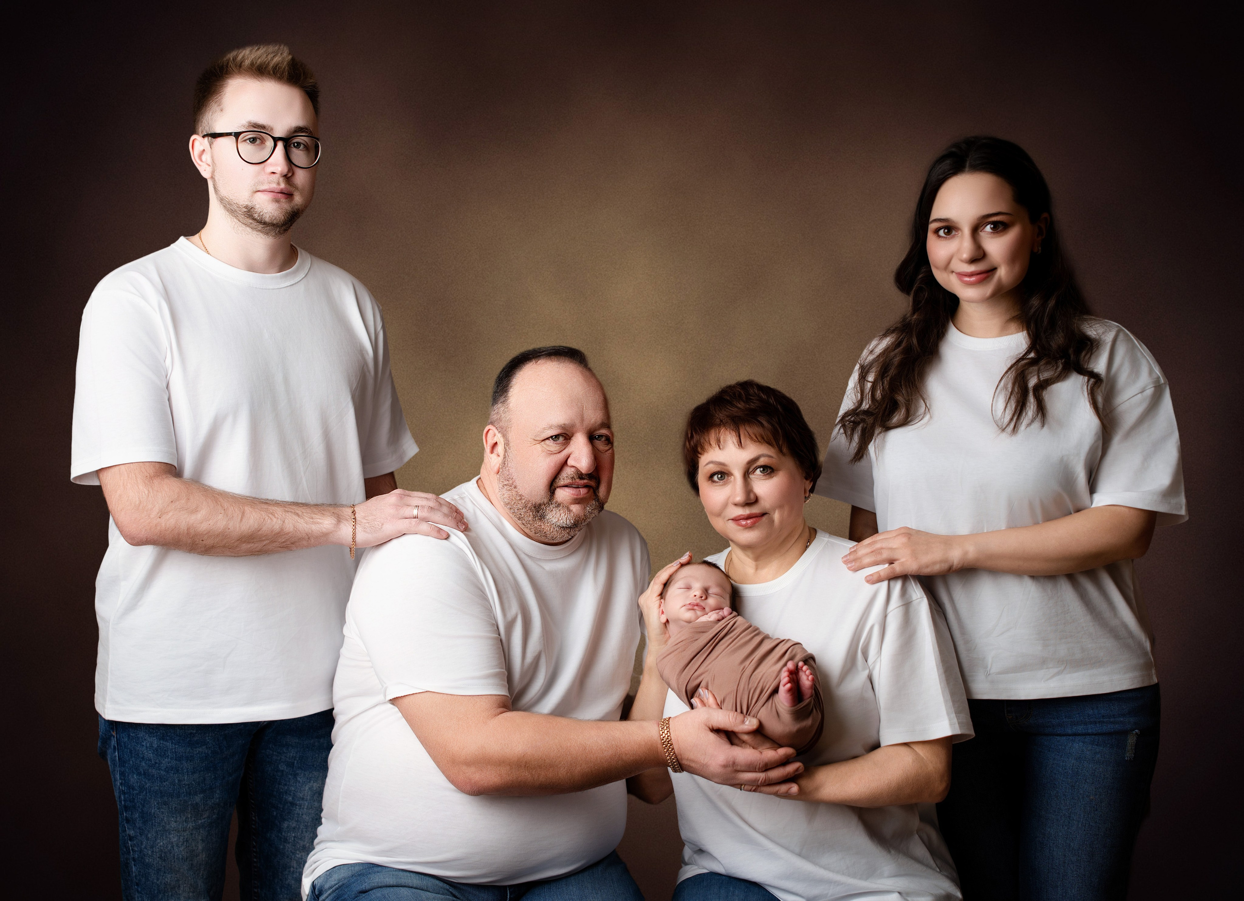 Фотограф новорожденных в Нижнем Новгороде - профессиональная фотосессия для новорожденных, уютные и милые снимки малышей, создание уникальных образов и воспоминаний для родителей. Специалист по детской фотографии предлагает услуги по съемке новорожденных в комфортной обстановке, обеспечивая безопасность и тепло для вашего малыша.