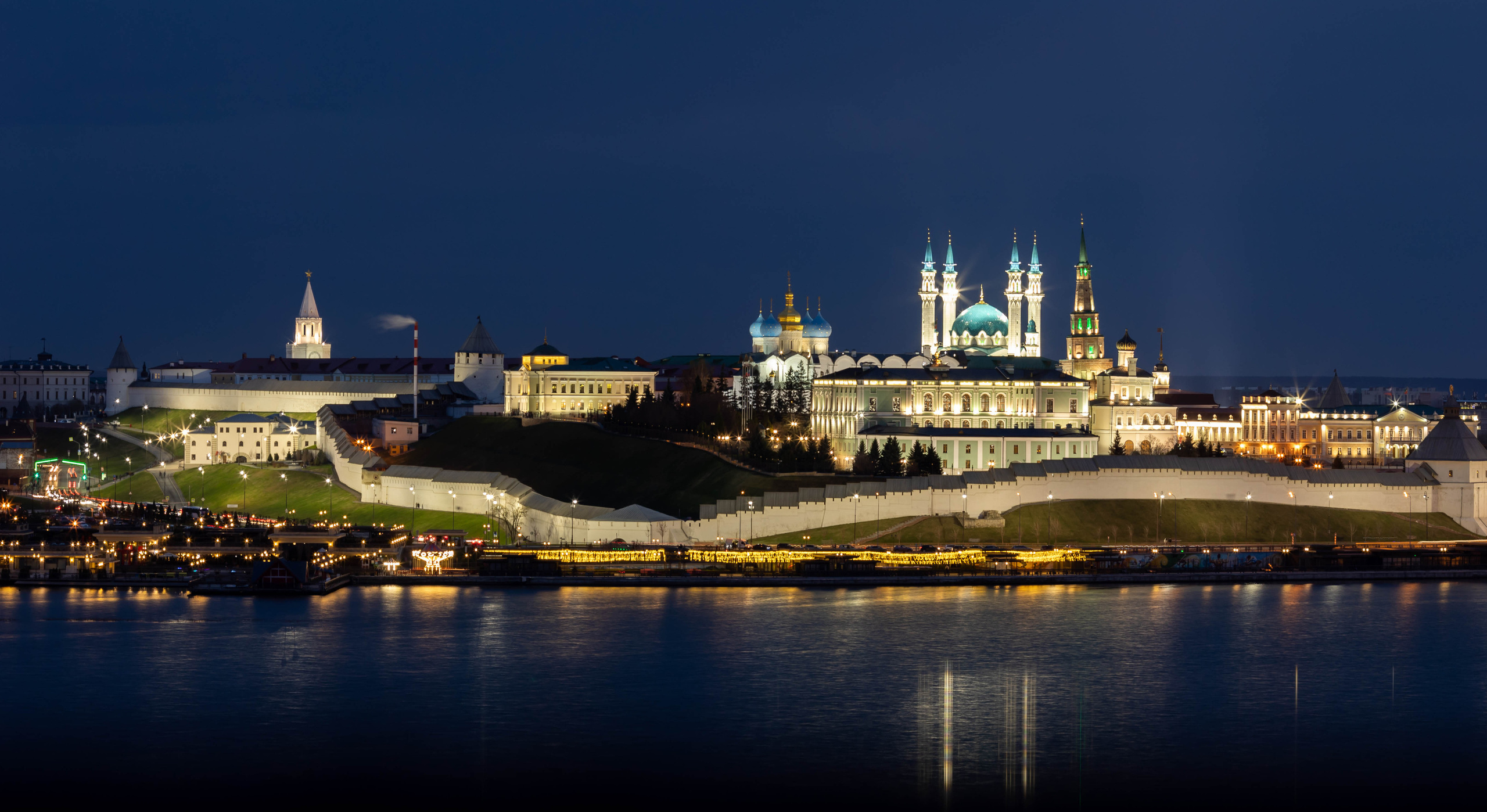 Ночная Казань. Семейный, детский фотограф в г. Югорск Юрий Толкач