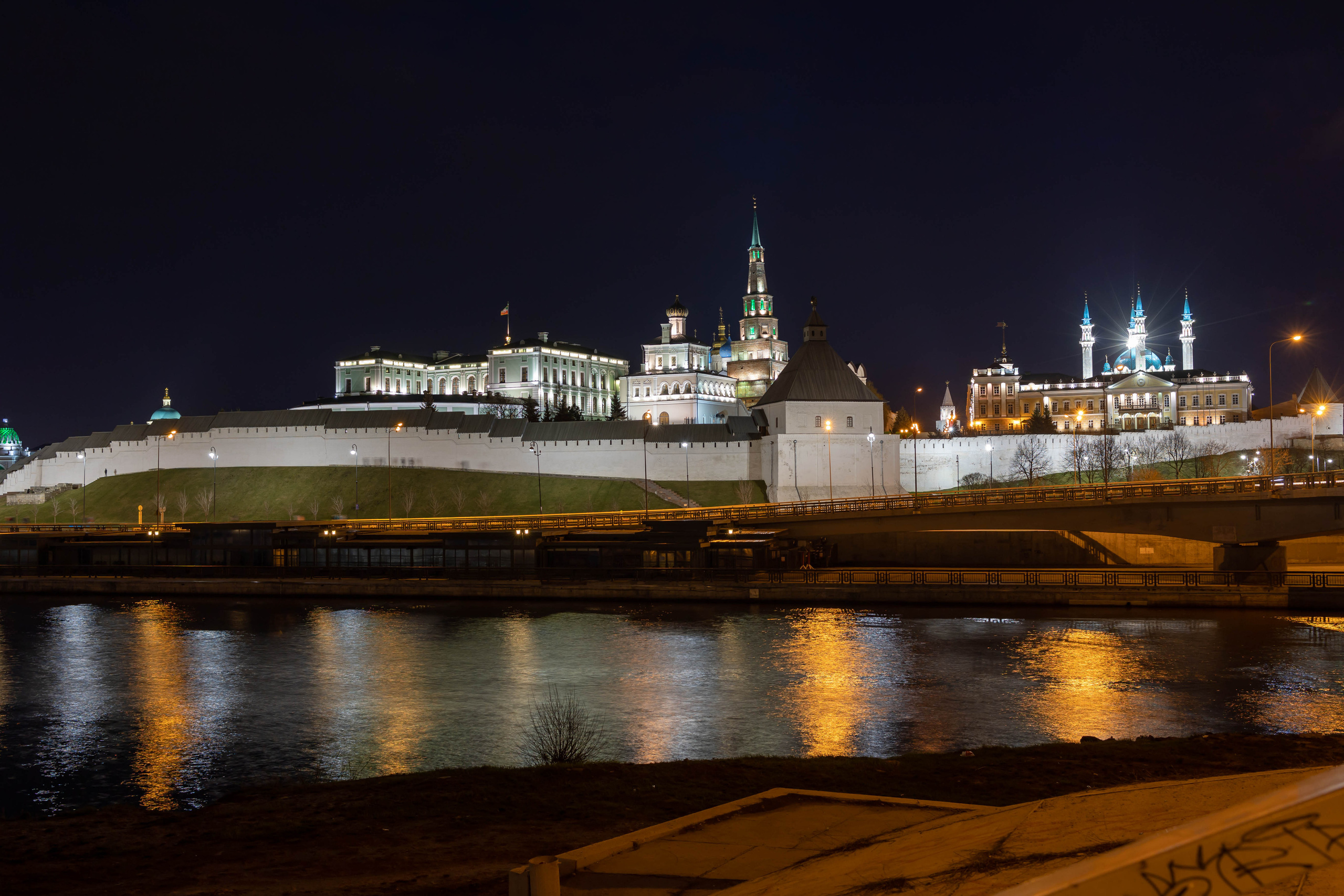 Ночная Казань. Семейный, детский фотограф в г. Югорск Юрий Толкач