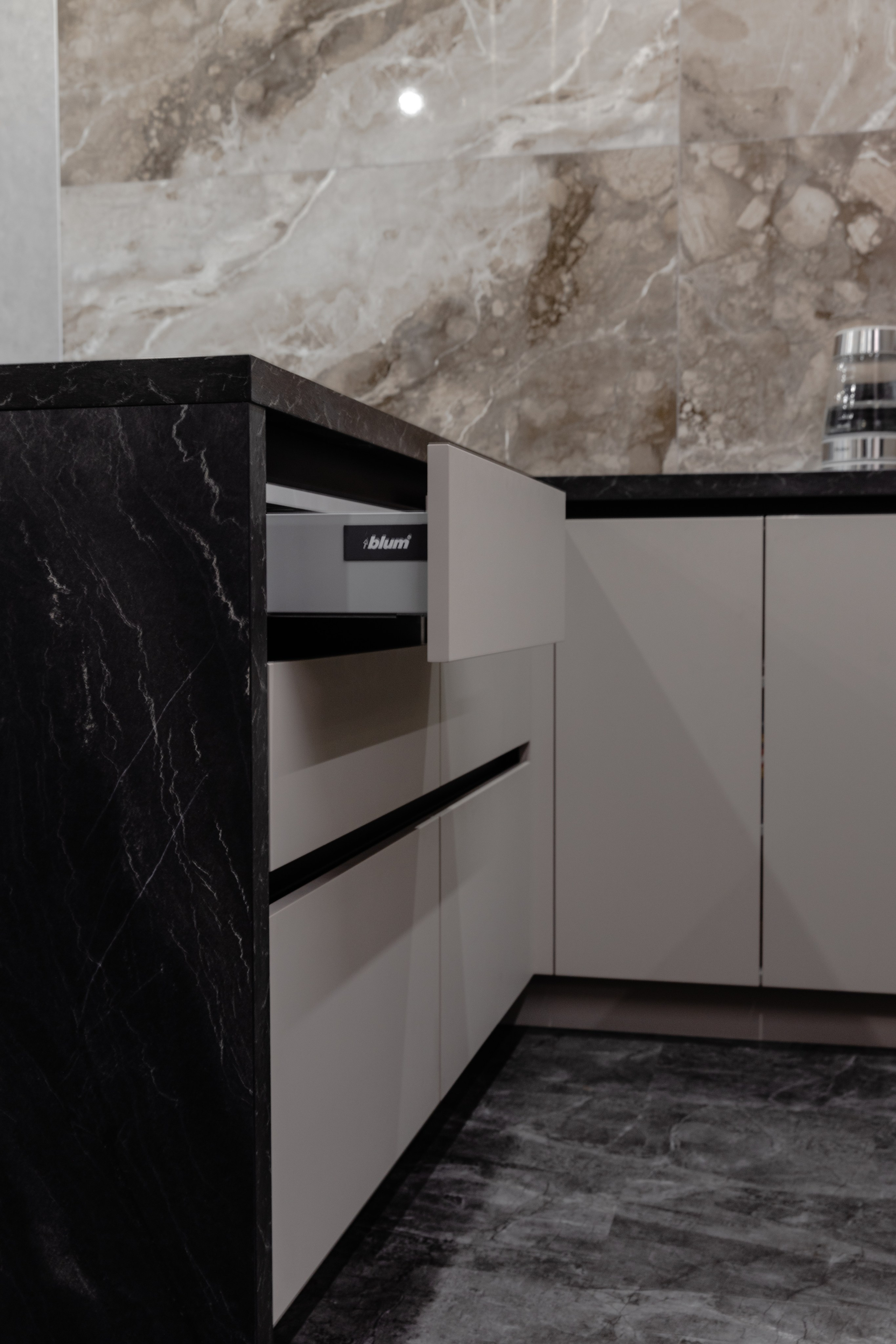 ЖК Радонежский | Кухня | ГР-441. ГУДРУМ — Мебель на заказ в Томске | Кухни | Шкафы | Стулья и Столы