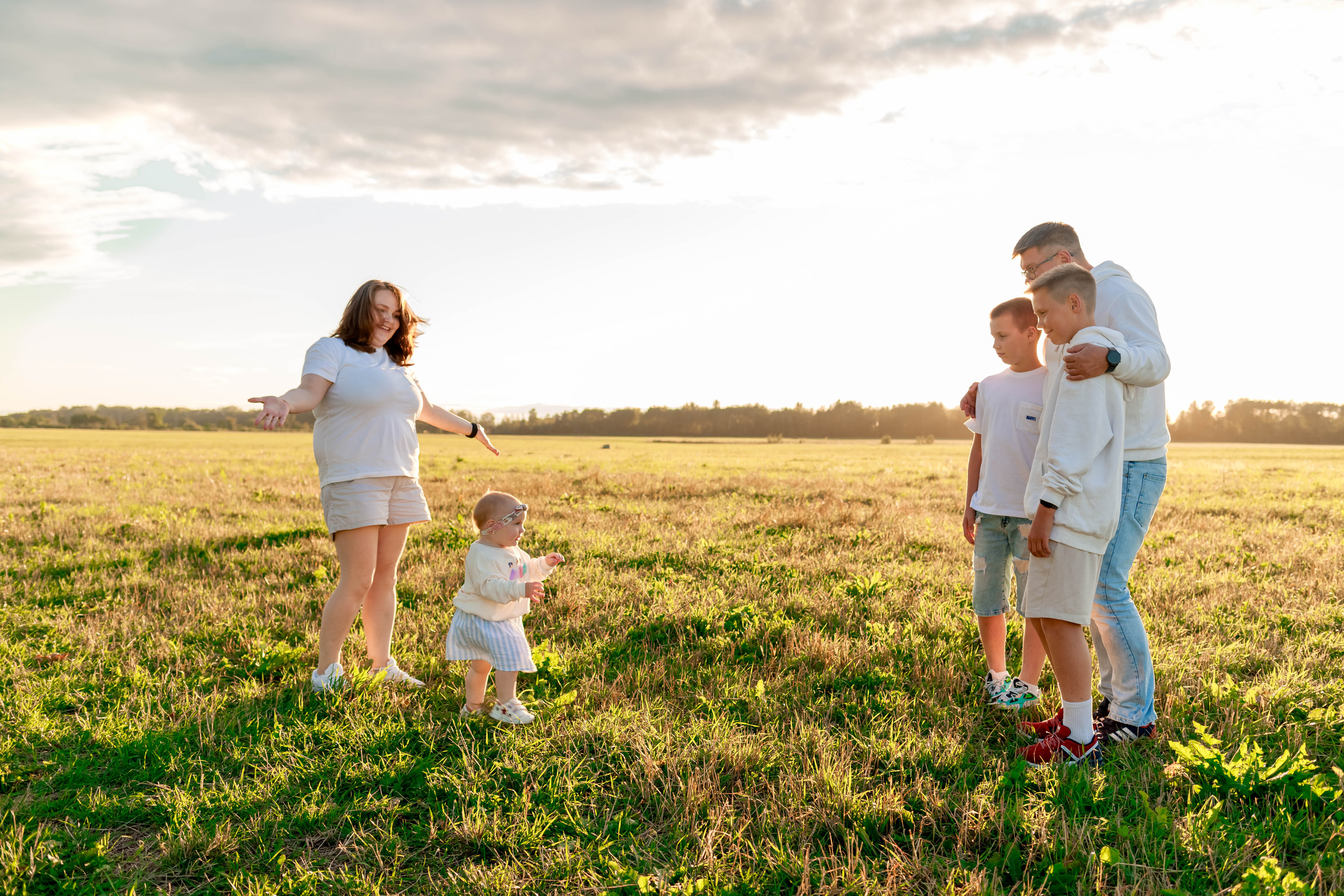 ПРОГУЛКА В ПОЛЕ. Семейный Фотограф в Санкт-Петербурге Пушкин Анастасия Дьяконенкова
