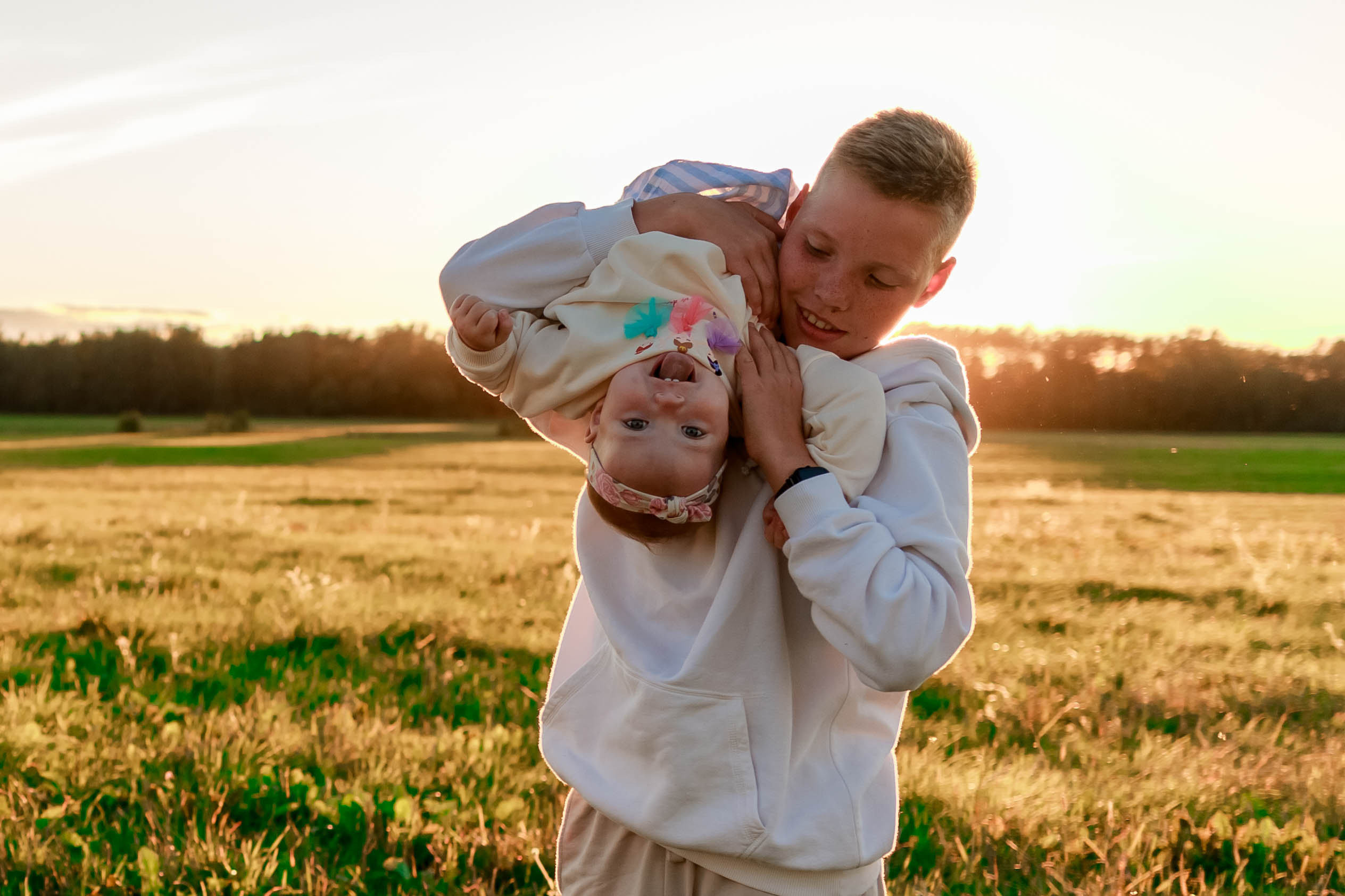 ПРОГУЛКА В ПОЛЕ. Семейный Фотограф в Санкт-Петербурге Пушкин Анастасия Дьяконенкова